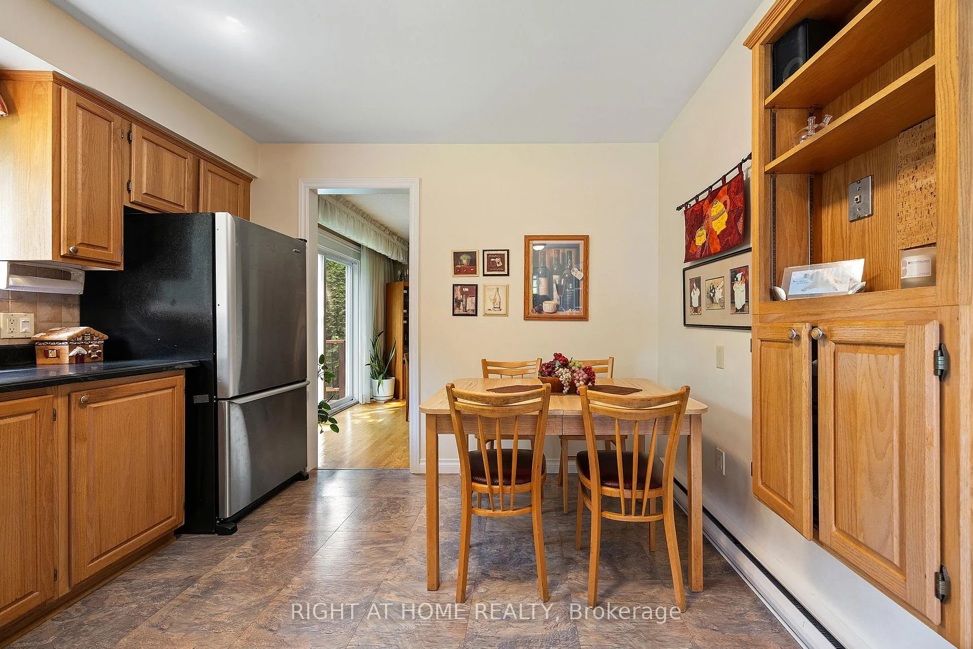 Photo 11 of 712 Tulip Court, Oshawa, Centennial — HOMEH