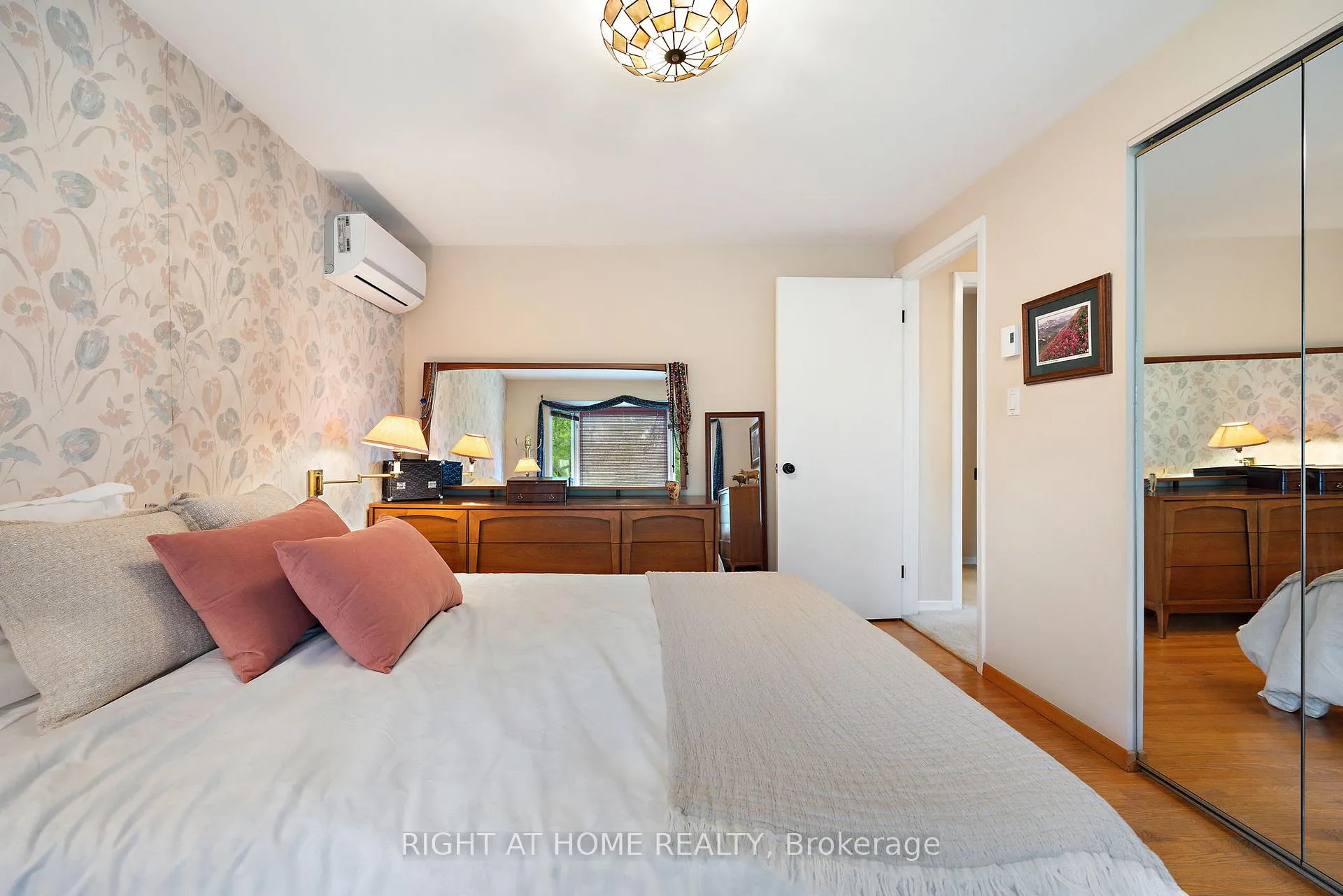 Photo 14 of 712 Tulip Court, Oshawa, Centennial — HOMEH