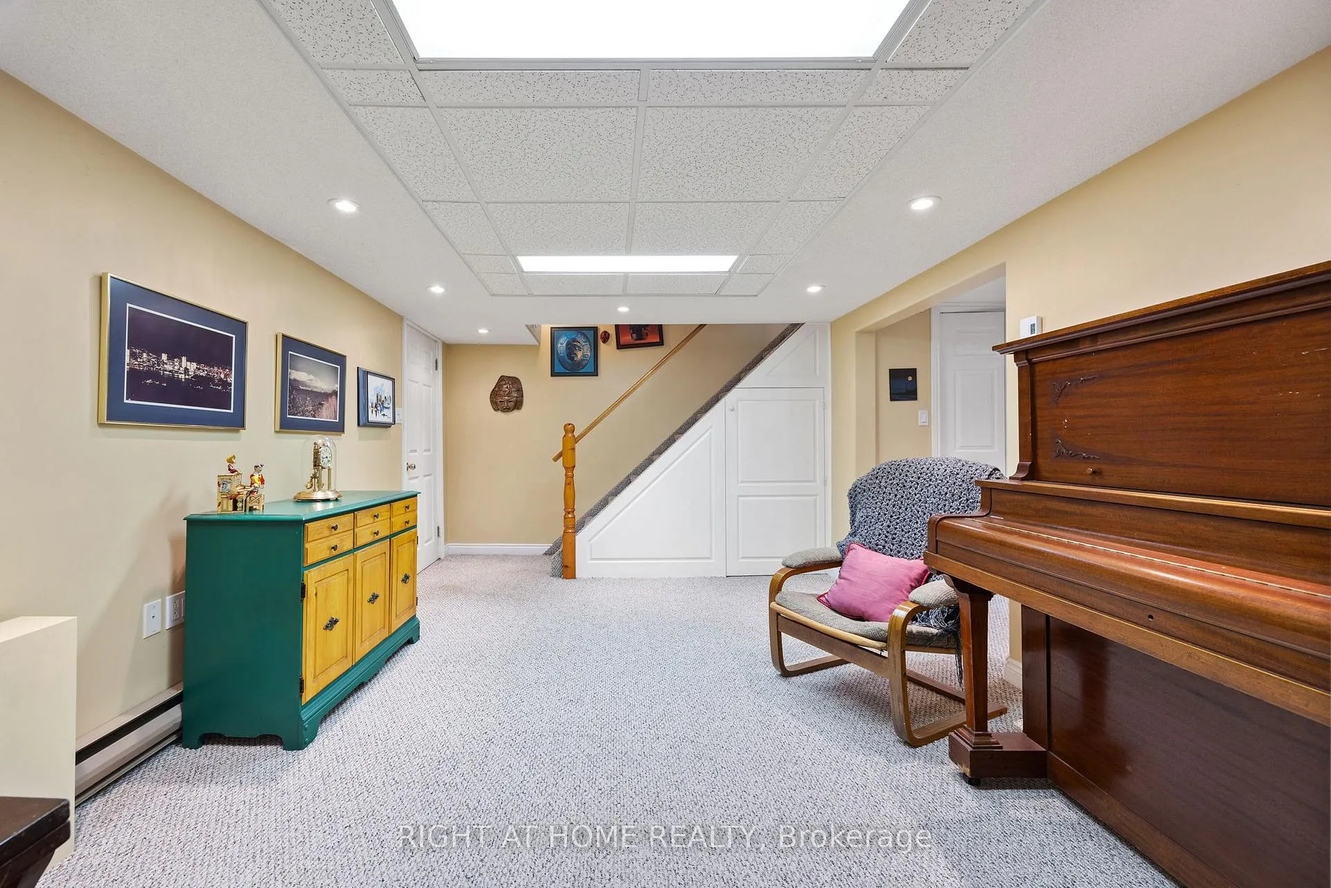 Photo 20 of 712 Tulip Court, Oshawa, Centennial — HOMEH