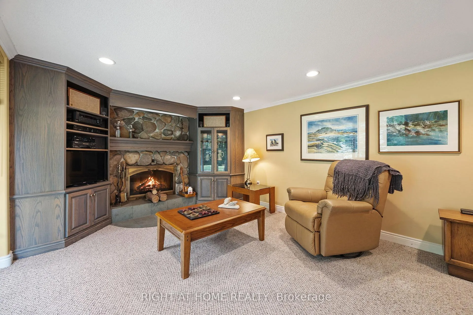 Photo 21 of 712 Tulip Court, Oshawa, Centennial — HOMEH