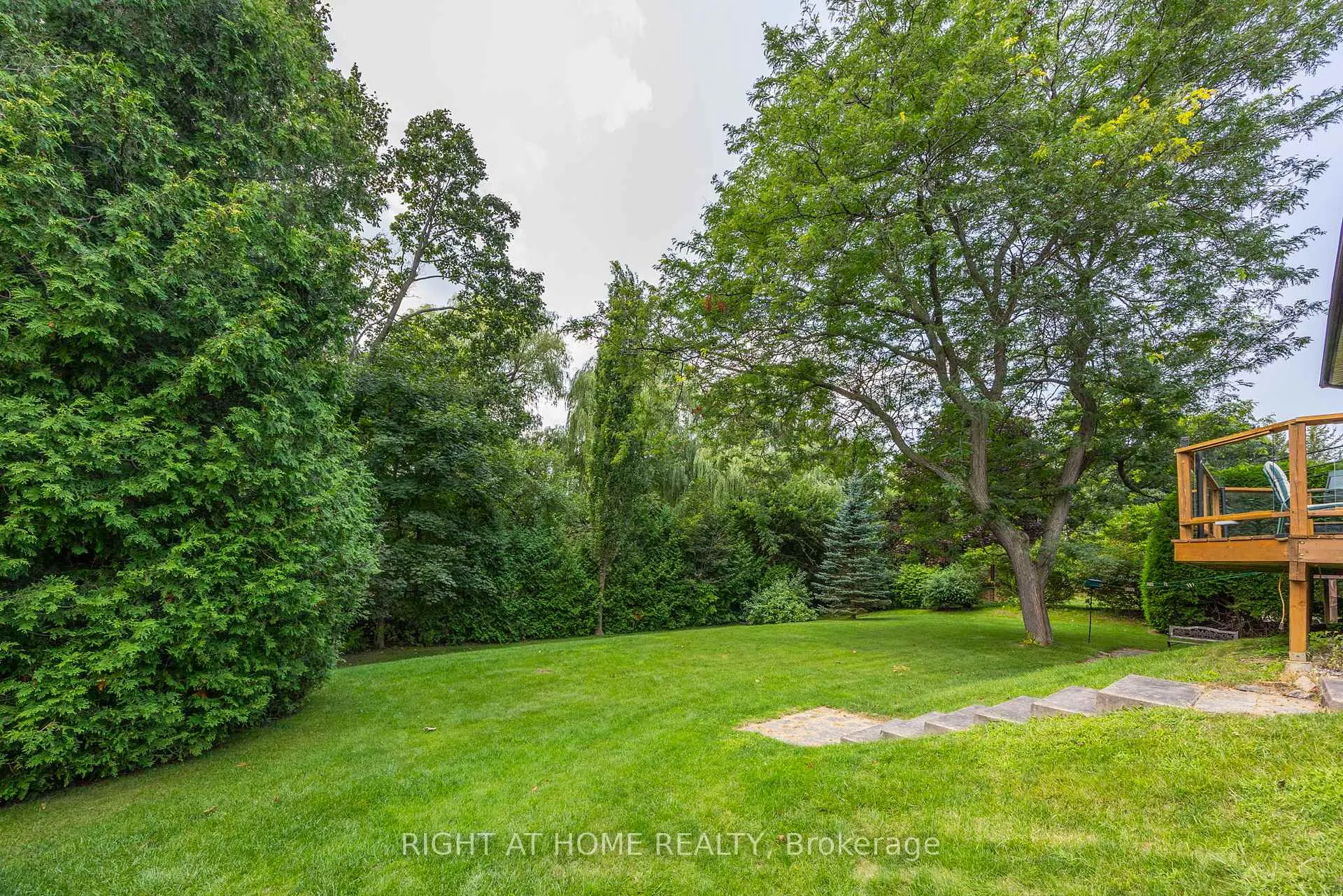 Photo 26 of 712 Tulip Court, Oshawa, Centennial — HOMEH