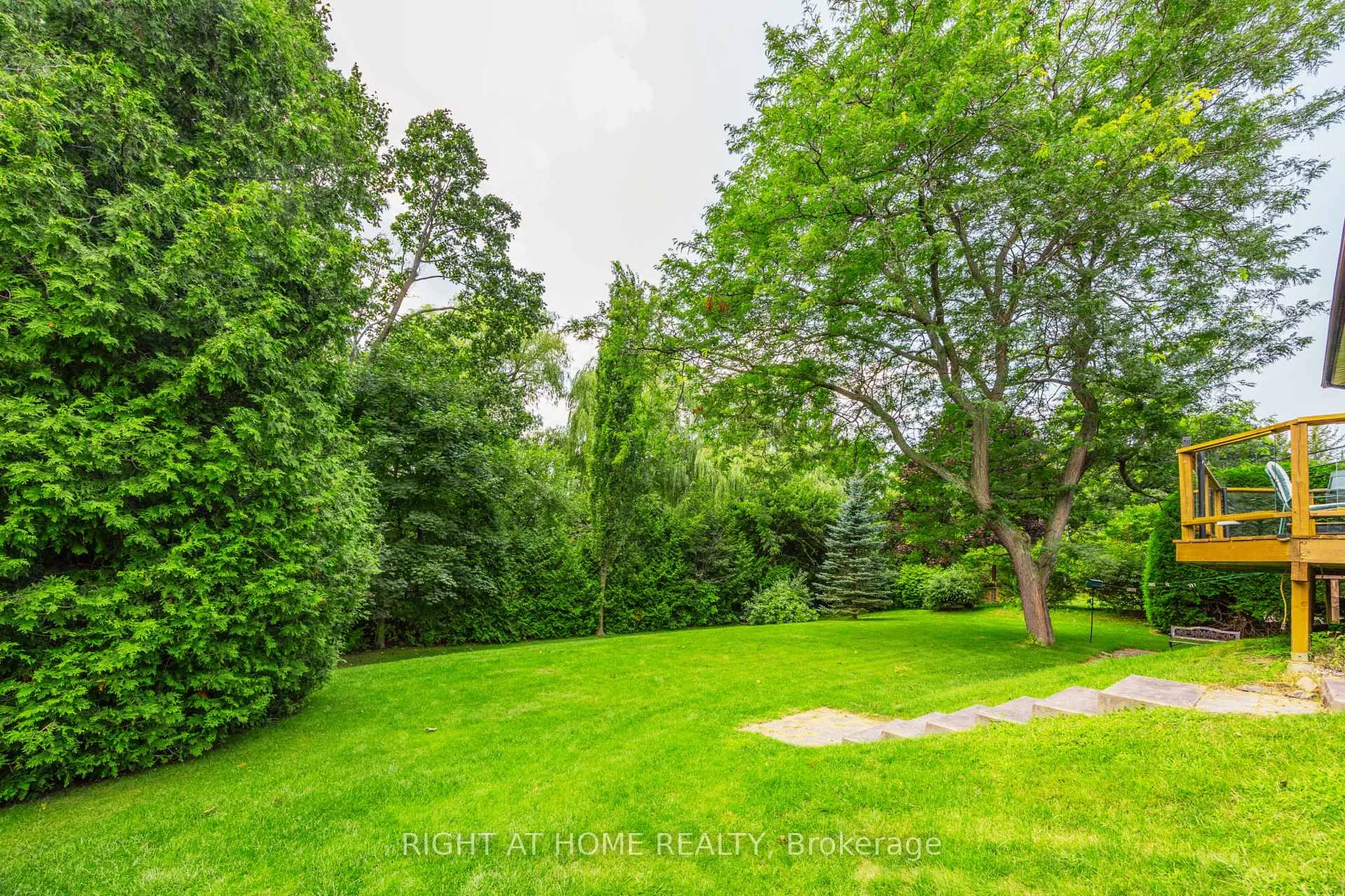 Photo 29 of 712 Tulip Court, Oshawa, Centennial — HOMEH