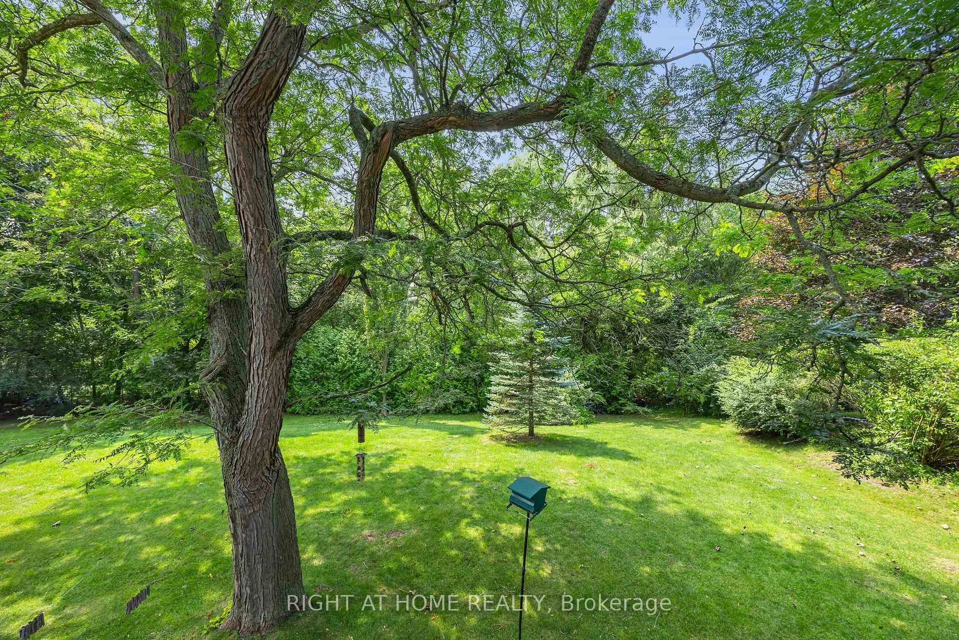Photo 30 of 712 Tulip Court, Oshawa, Centennial — HOMEH