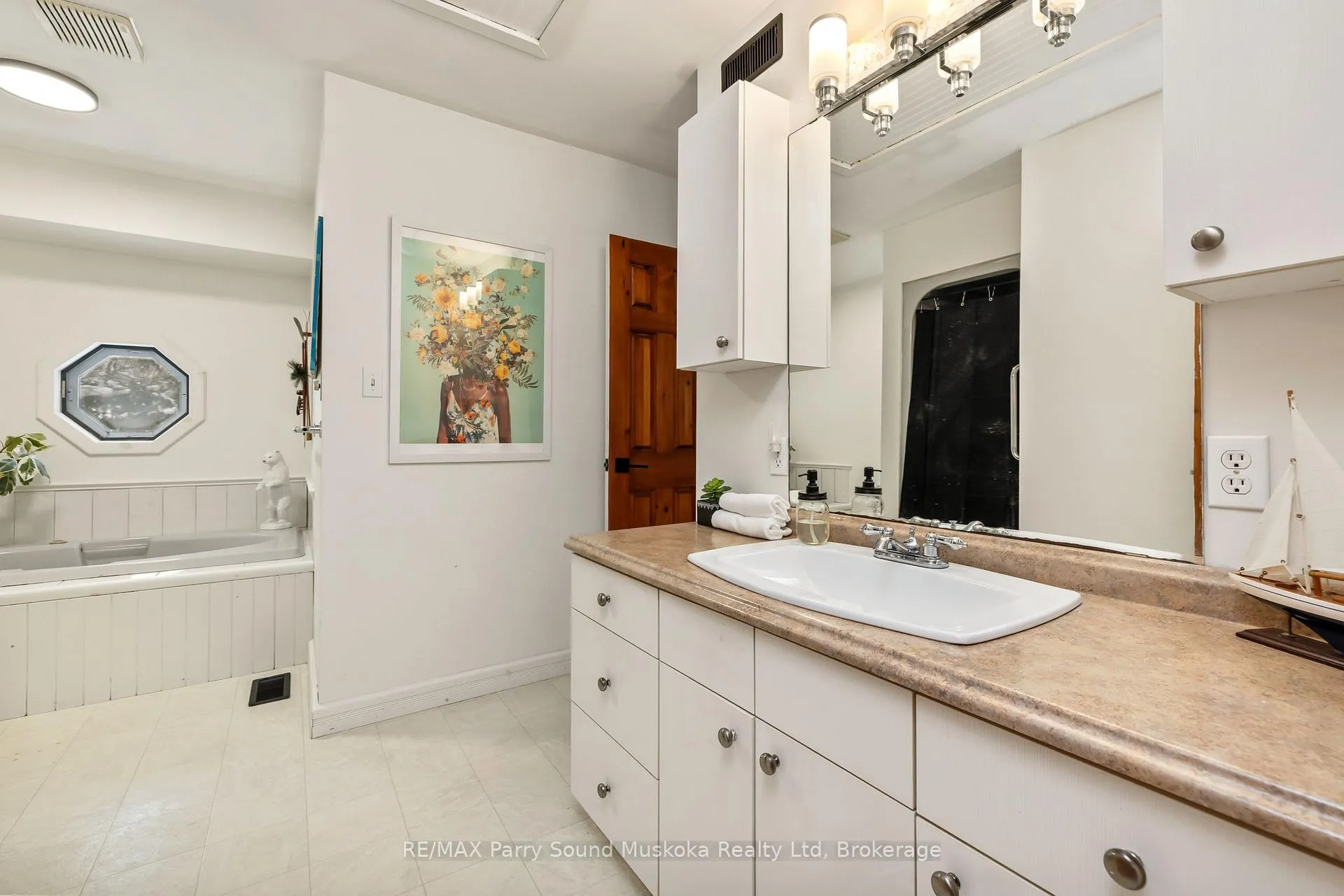 Photo 17 of 15 Skerryvore Circle, McDougall — HOMEH