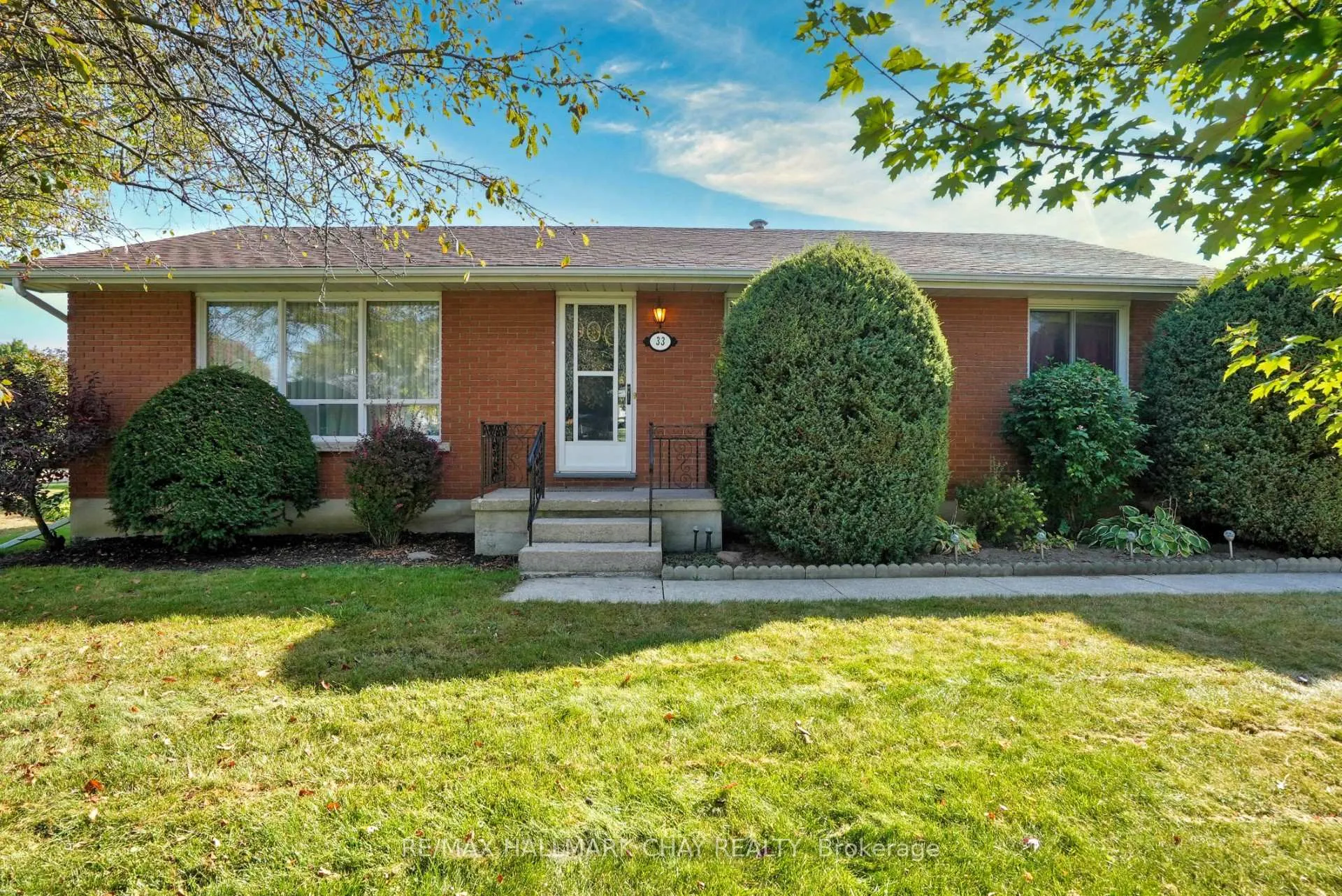 Photo 1 of 33 Hancey Crescent, New Tecumseth, Alliston — HOMEH
