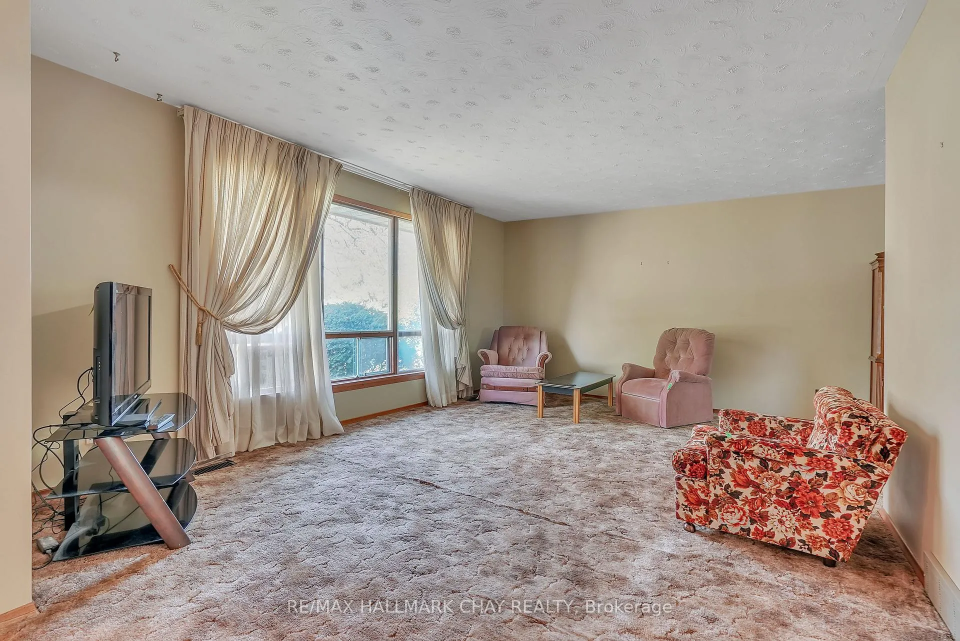 Photo 3 of 33 Hancey Crescent, New Tecumseth, Alliston — HOMEH
