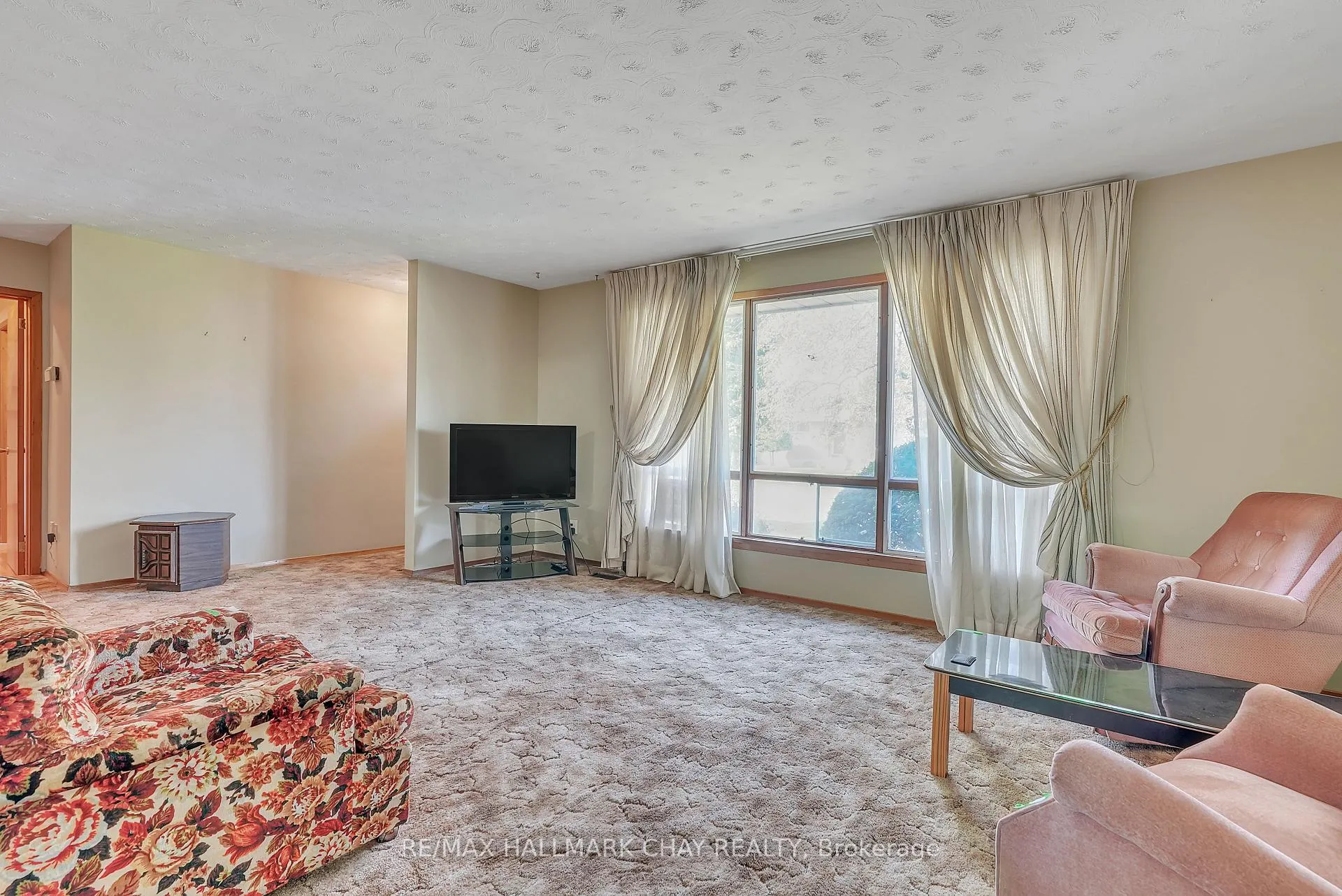Photo 4 of 33 Hancey Crescent, New Tecumseth, Alliston — HOMEH