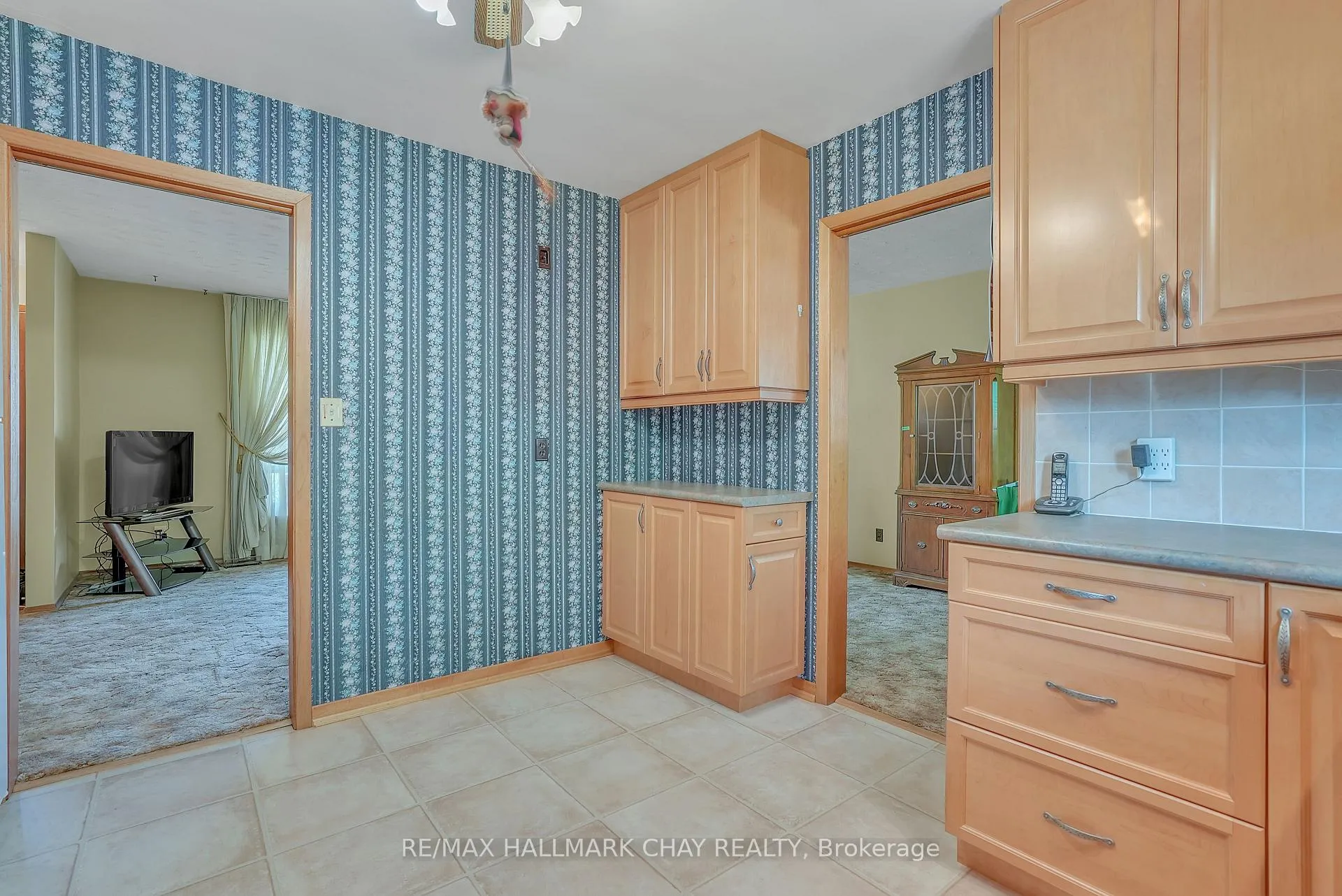 Photo 8 of 33 Hancey Crescent, New Tecumseth, Alliston — HOMEH