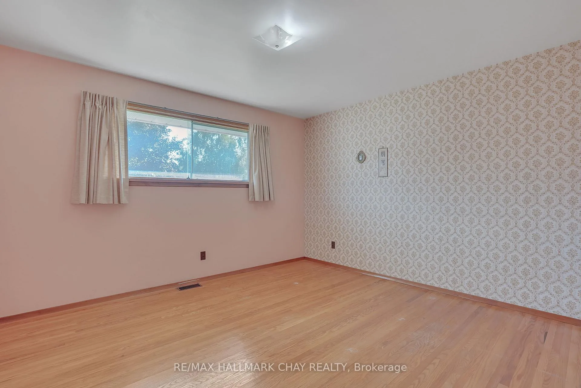 Photo 9 of 33 Hancey Crescent, New Tecumseth, Alliston — HOMEH