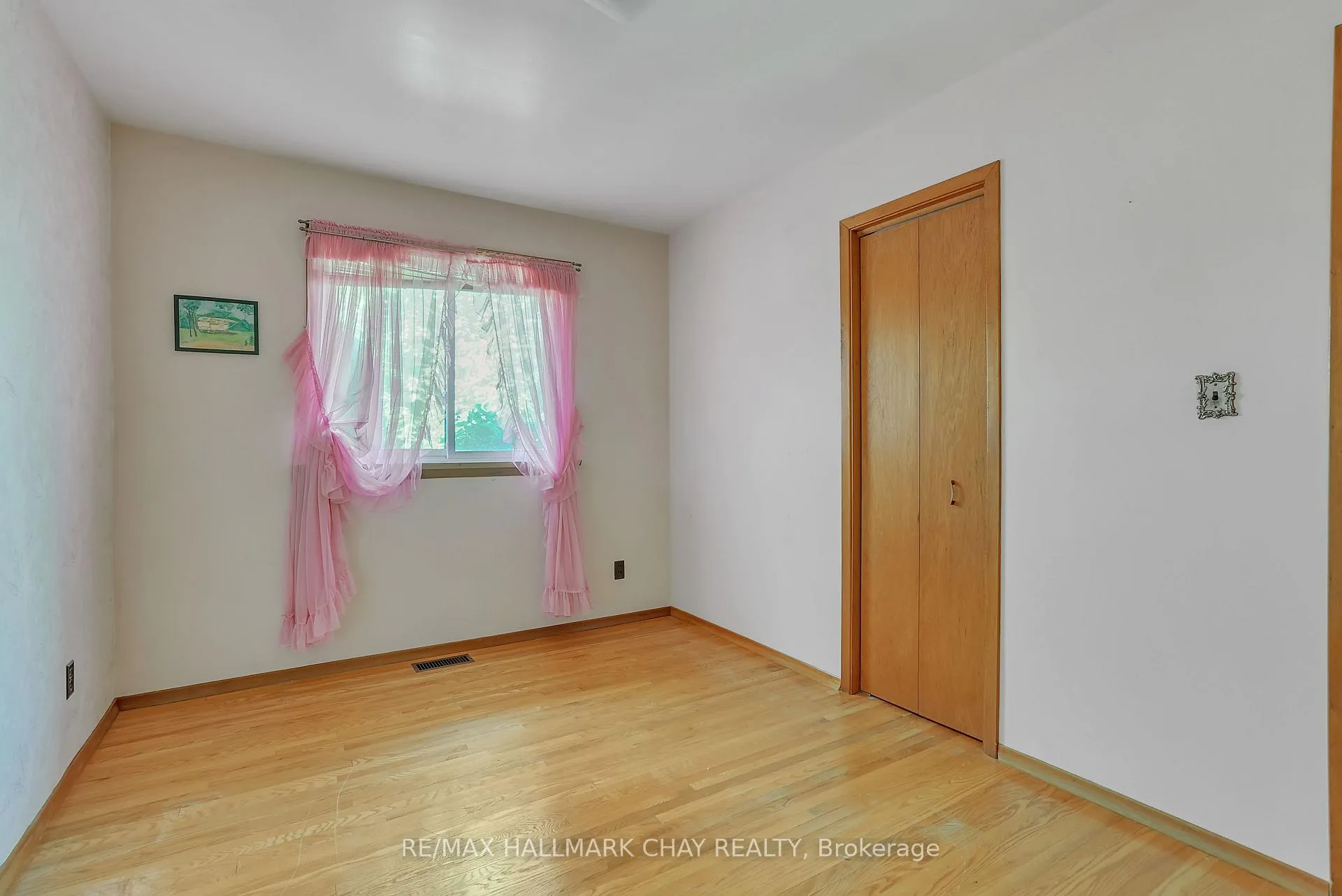 Photo 13 of 33 Hancey Crescent, New Tecumseth, Alliston — HOMEH