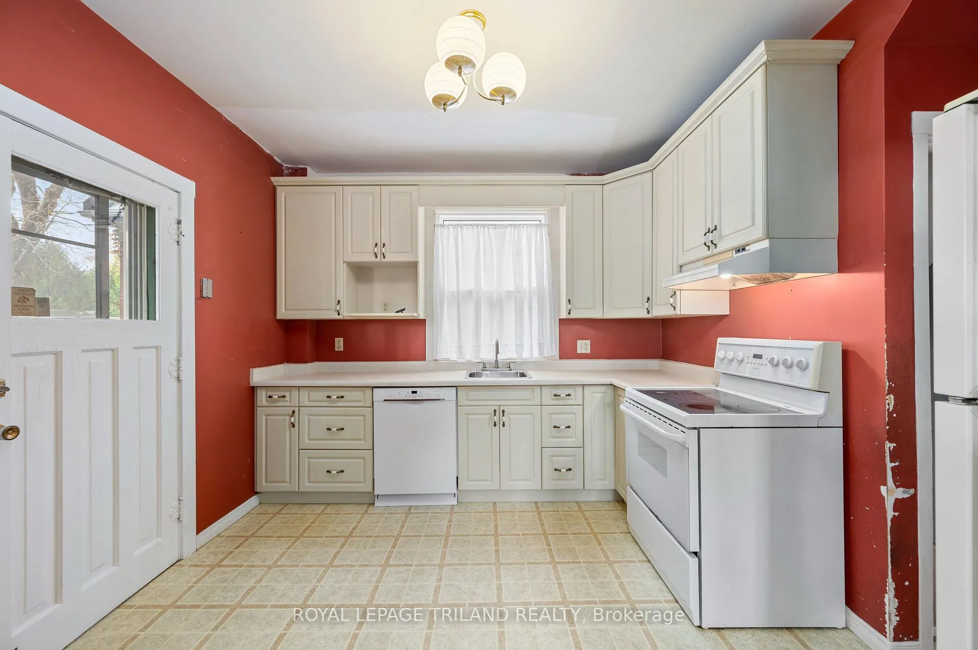 Photo 9 of 67.5 Chestnut Street, St. Thomas, SW — HOMEH