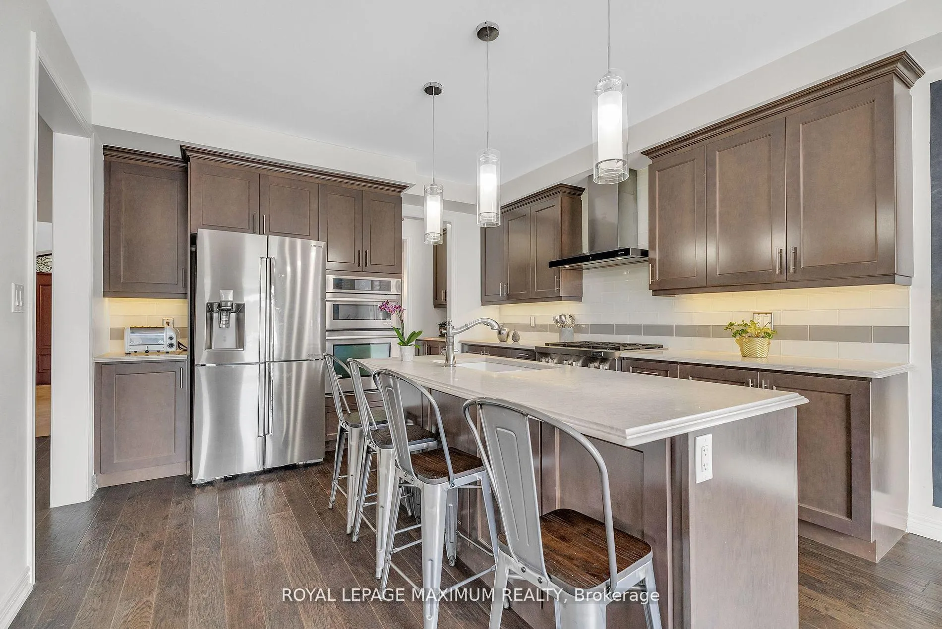 Photo 10 of 9 Copeland Crescent, Innisfil, Cookstown — HOMEH