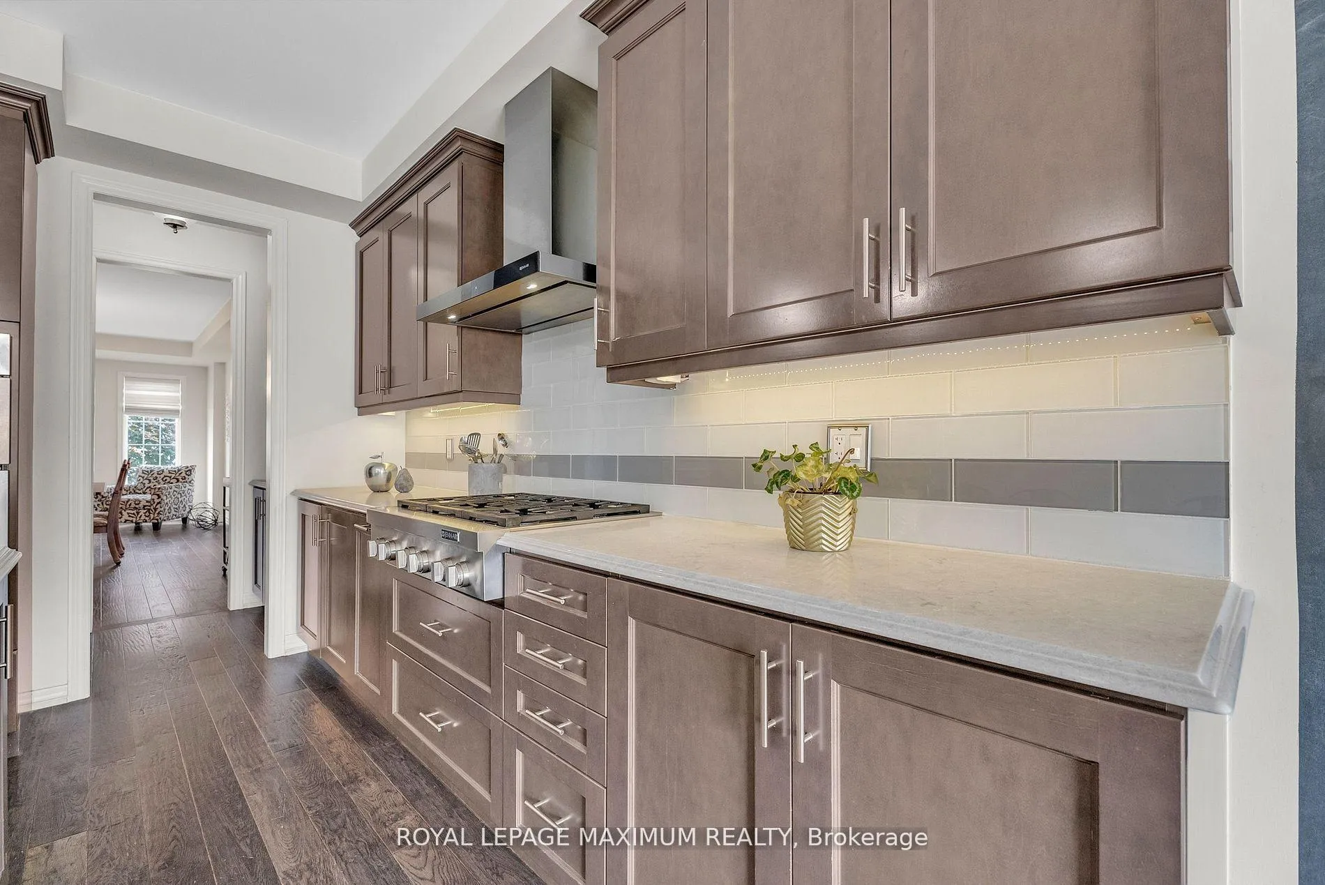Photo 11 of 9 Copeland Crescent, Innisfil, Cookstown — HOMEH