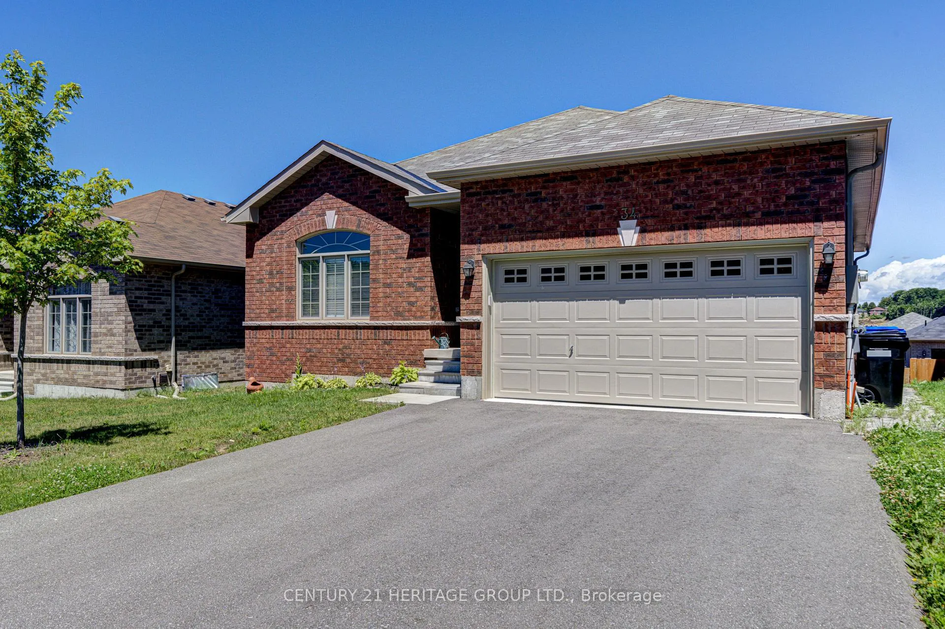 Photo 3 of 34 Beausoleil Drive, Penetanguishene — HOMEH