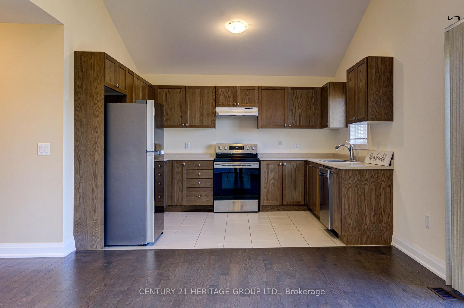 Photo 9 of 34 Beausoleil Drive, Penetanguishene — HOMEH