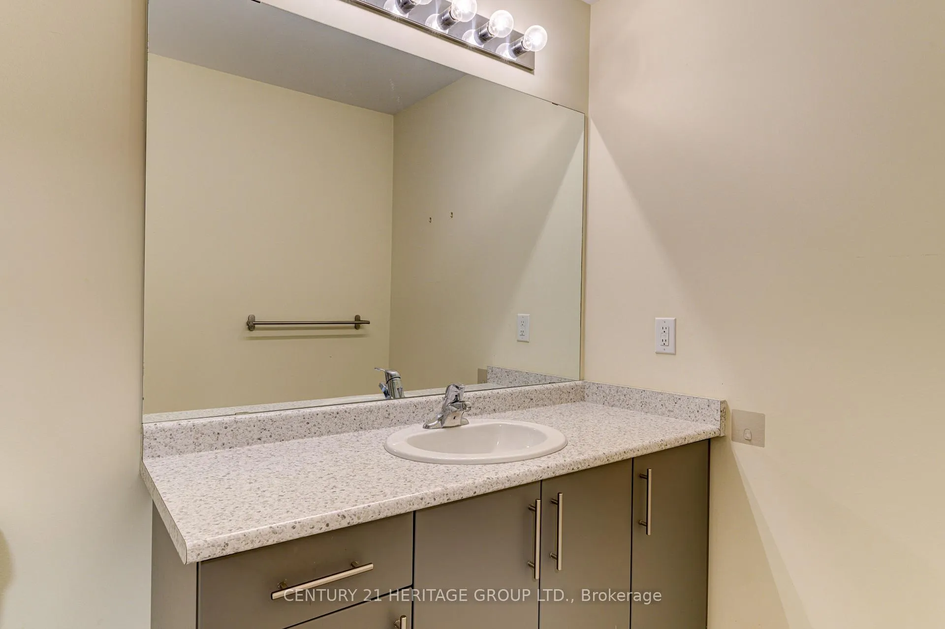 Photo 13 of 34 Beausoleil Drive, Penetanguishene — HOMEH