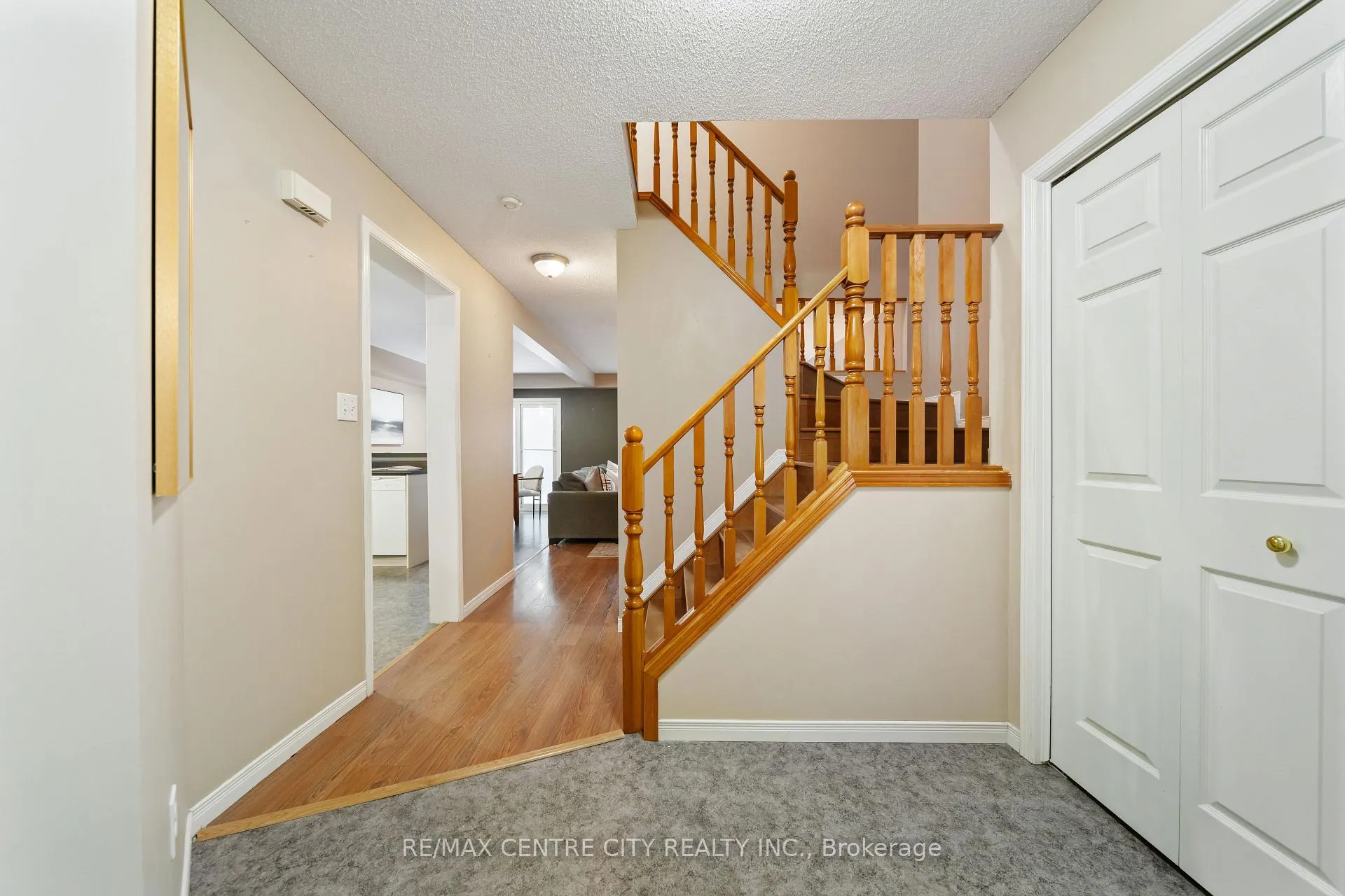 Photo 4 of 382 Chestnut Street, St. Thomas — HOMEH