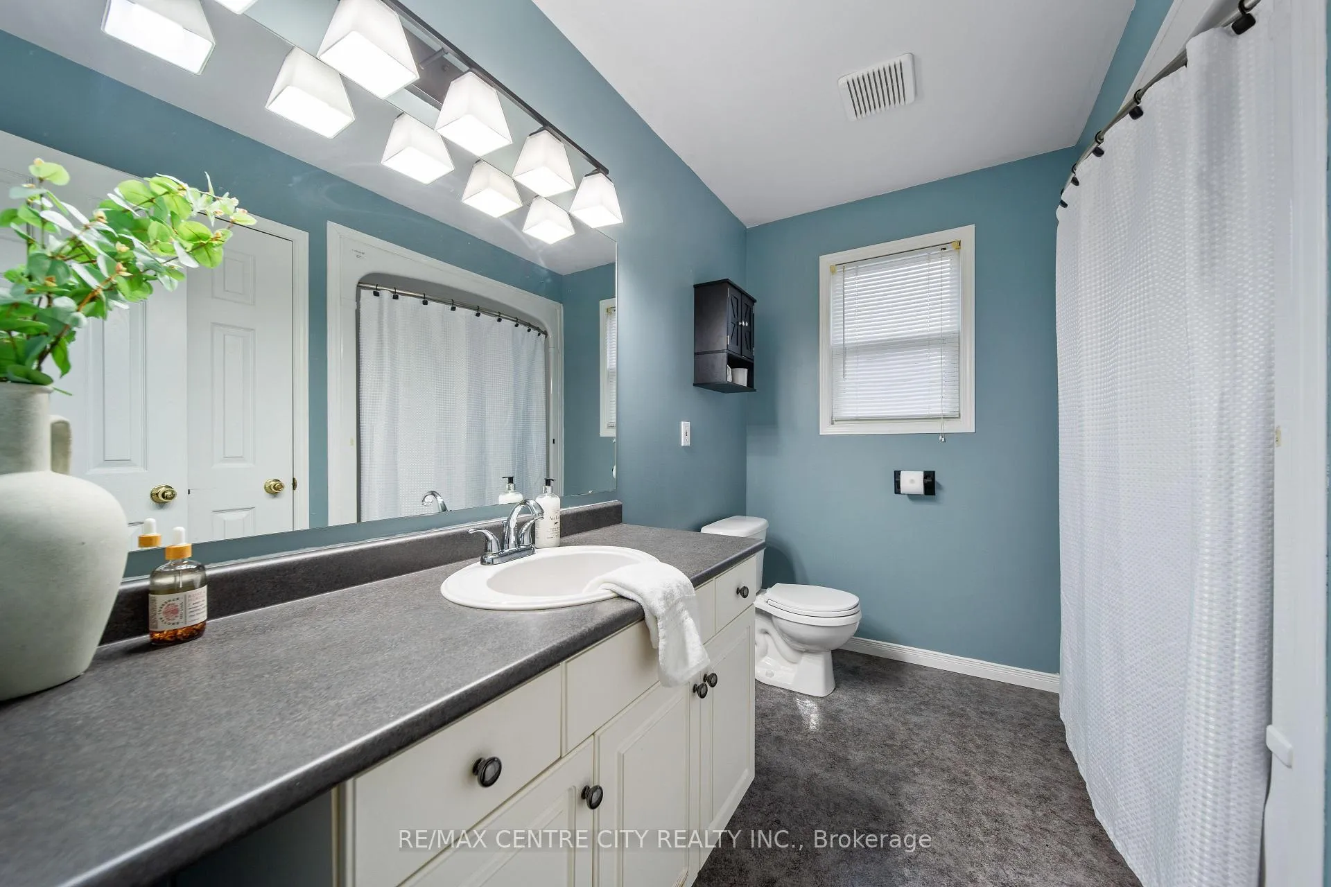 Photo 23 of 382 Chestnut Street, St. Thomas — HOMEH