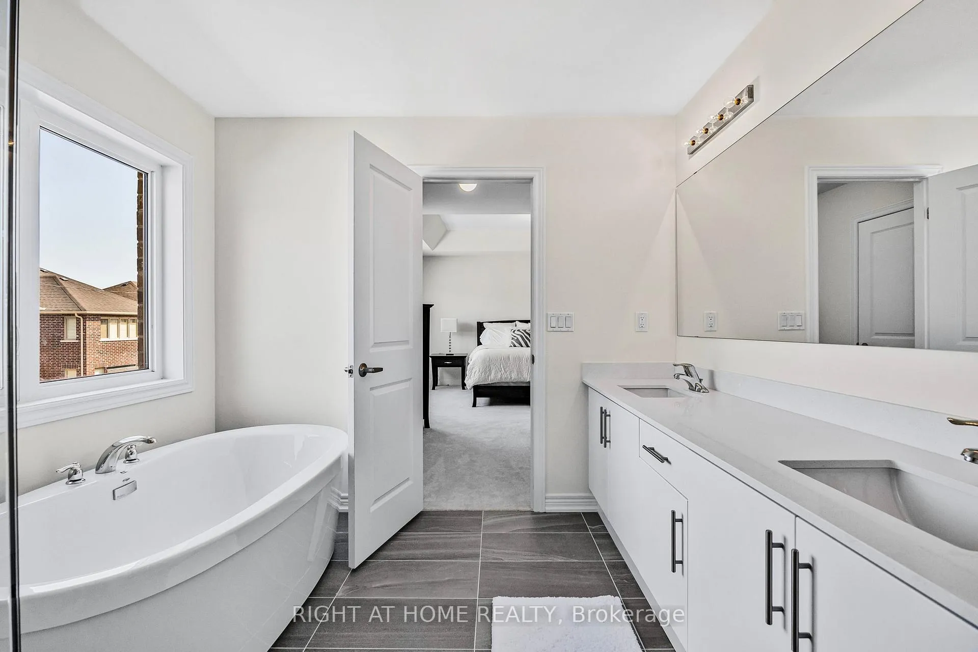 Photo 21 of 1457 Davis Loop, Innisfil, Lefroy — HOMEH