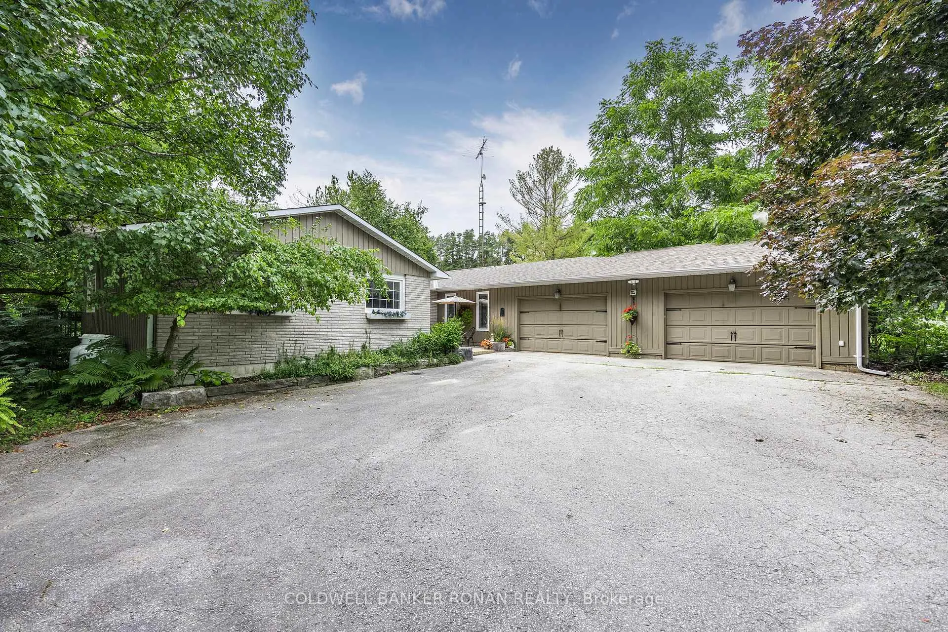 Photo 4 of 2240 15th Side Road, New Tecumseth, Tottenham — HOMEH