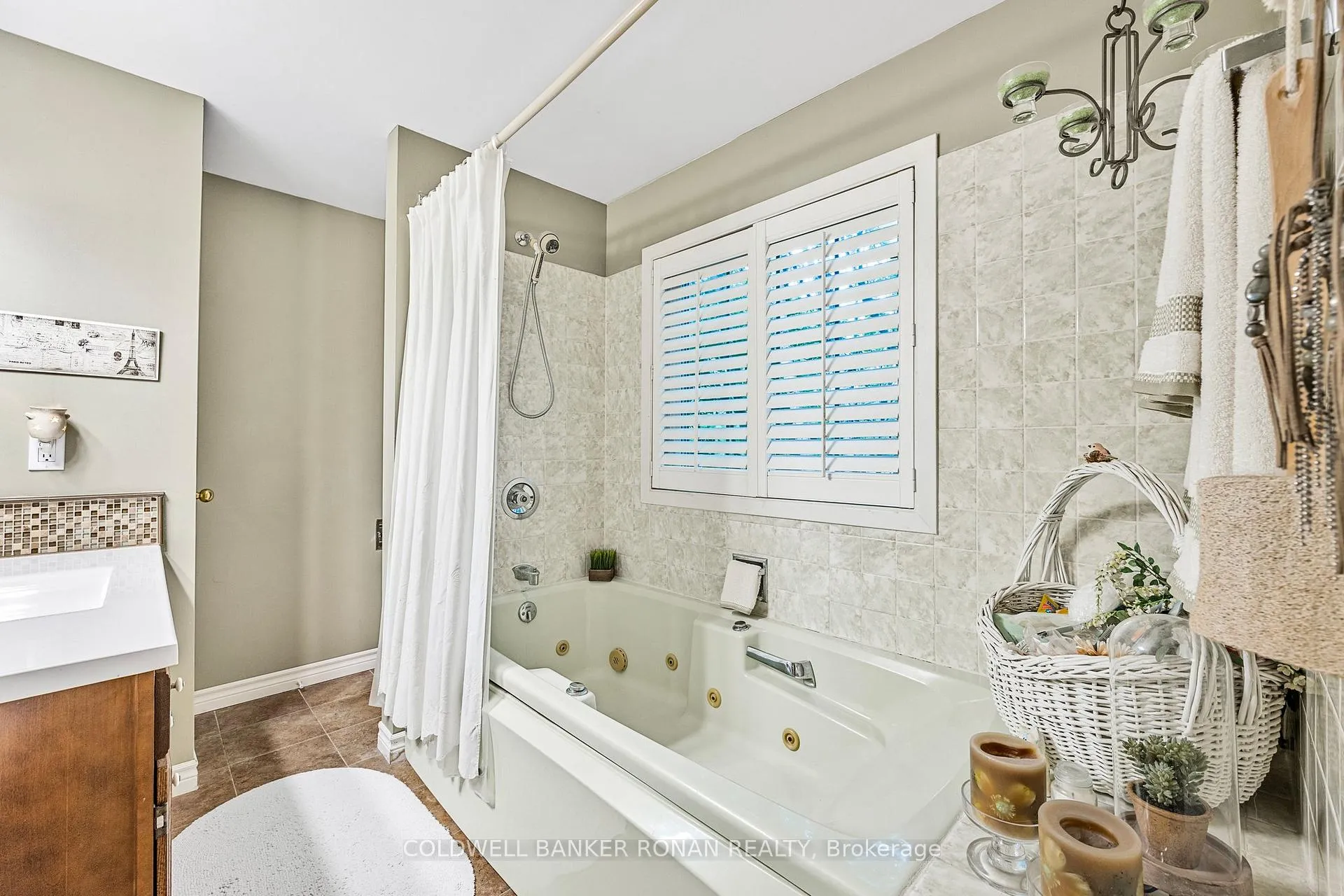 Photo 29 of 2240 15th Side Road, New Tecumseth, Tottenham — HOMEH