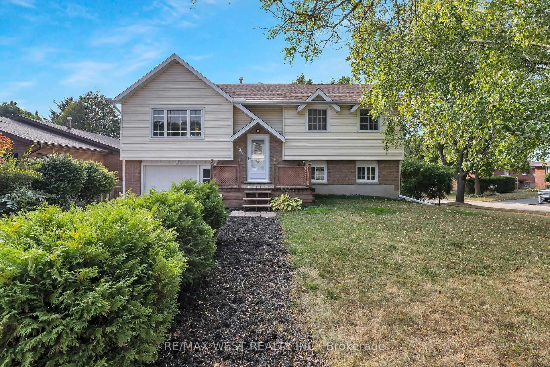Photo 2 of 129 Mallard Crescent, Waterloo — HOMEH