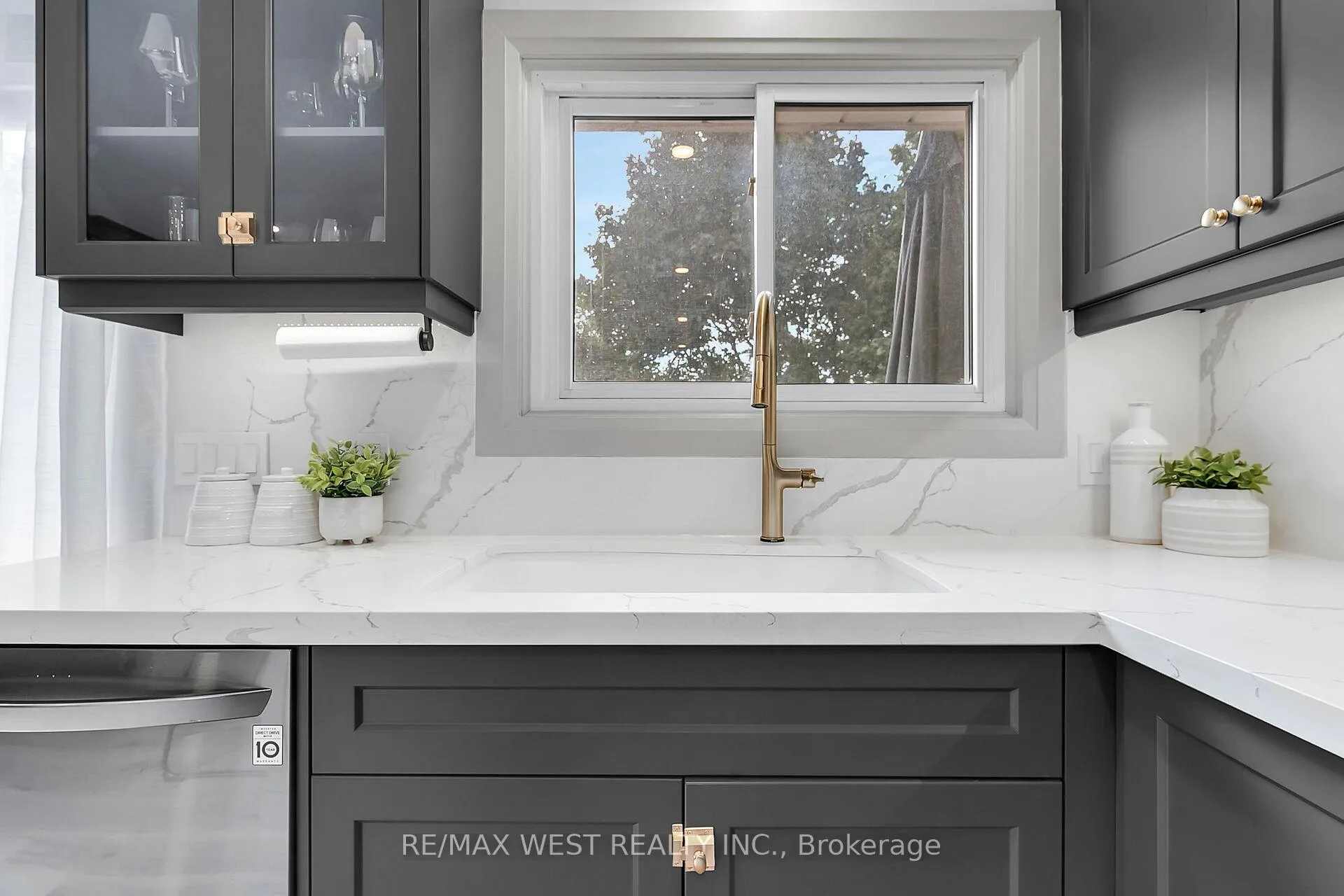 Photo 15 of 129 Mallard Crescent, Waterloo — HOMEH