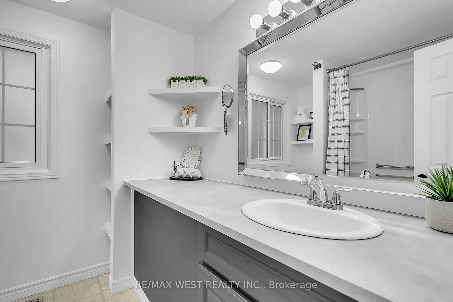 Photo 17 of 129 Mallard Crescent, Waterloo — HOMEH
