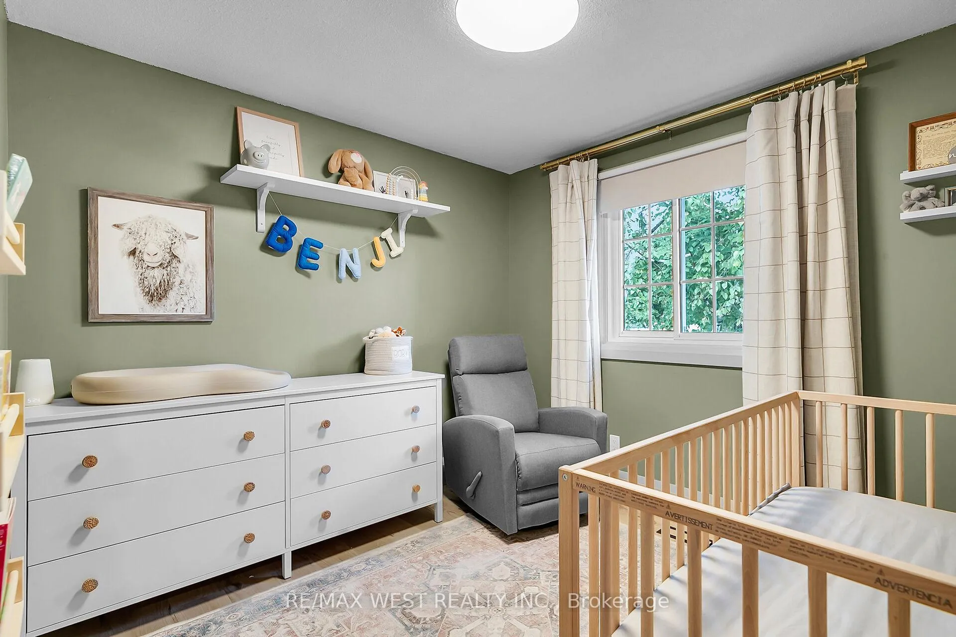 Photo 18 of 129 Mallard Crescent, Waterloo — HOMEH