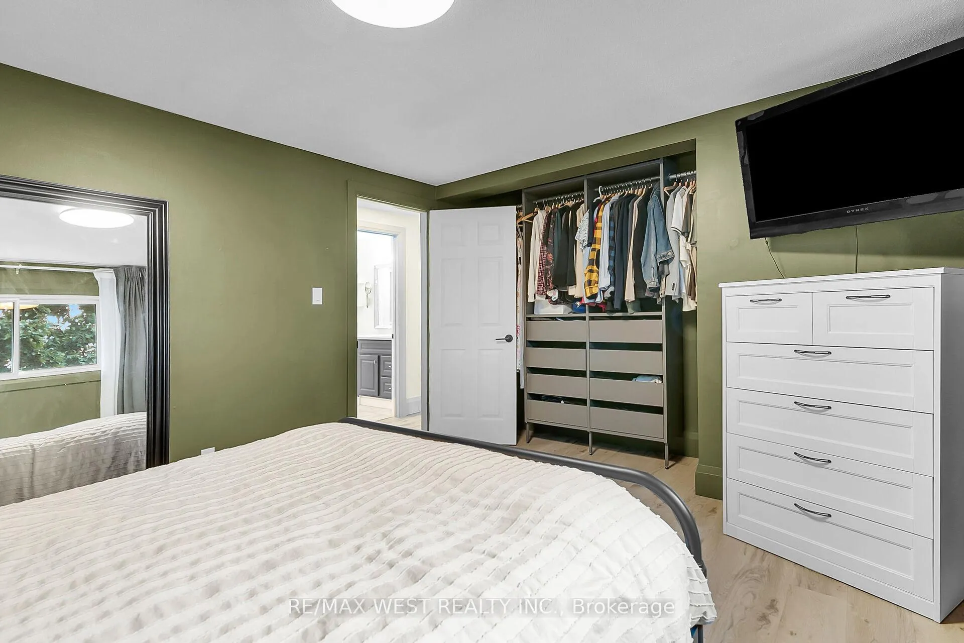 Photo 20 of 129 Mallard Crescent, Waterloo — HOMEH