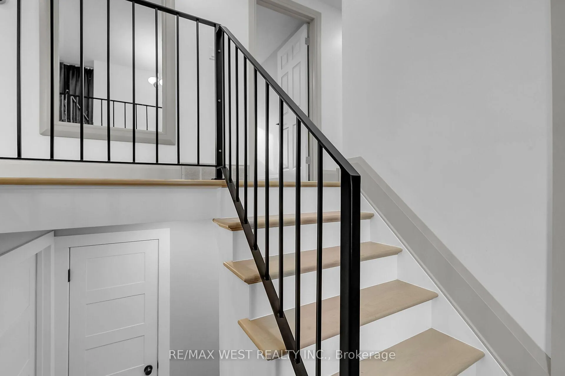 Photo 21 of 129 Mallard Crescent, Waterloo — HOMEH