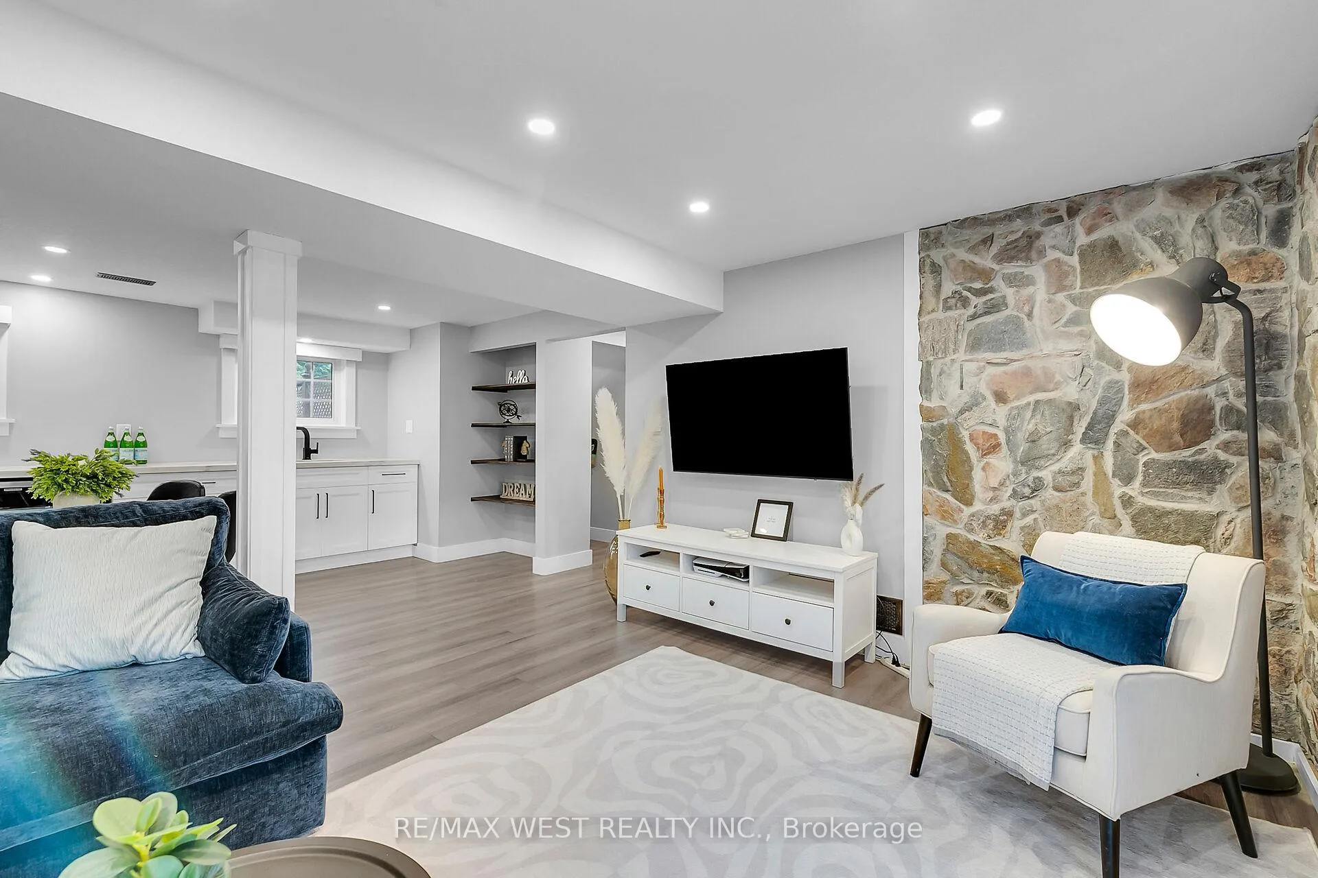 Photo 27 of 129 Mallard Crescent, Waterloo — HOMEH