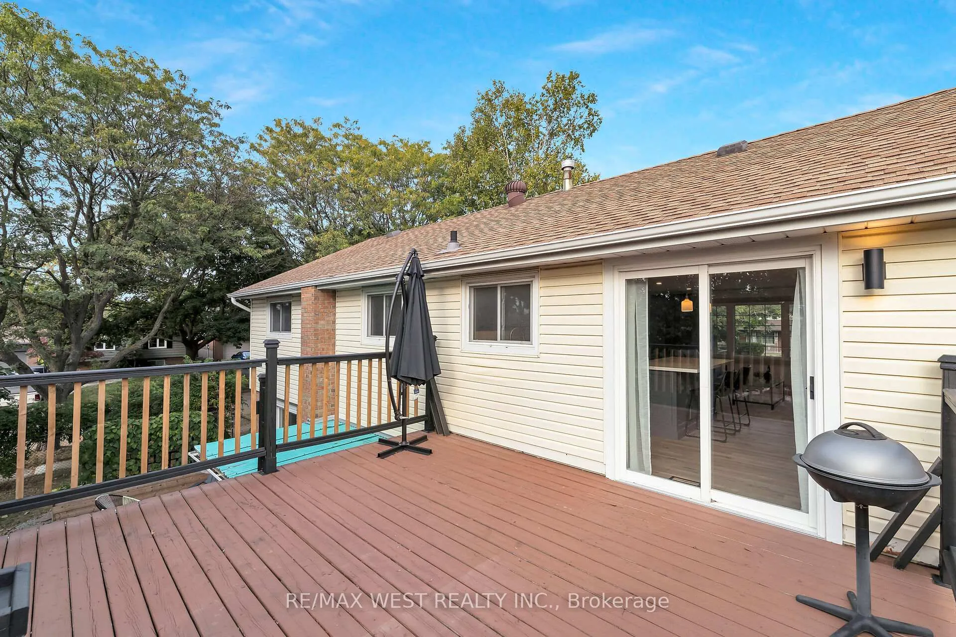 Photo 33 of 129 Mallard Crescent, Waterloo — HOMEH