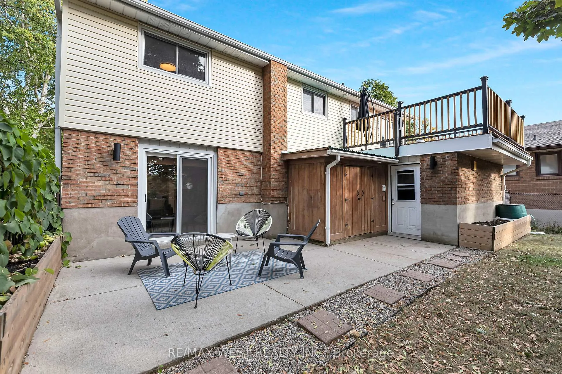 Photo 37 of 129 Mallard Crescent, Waterloo — HOMEH