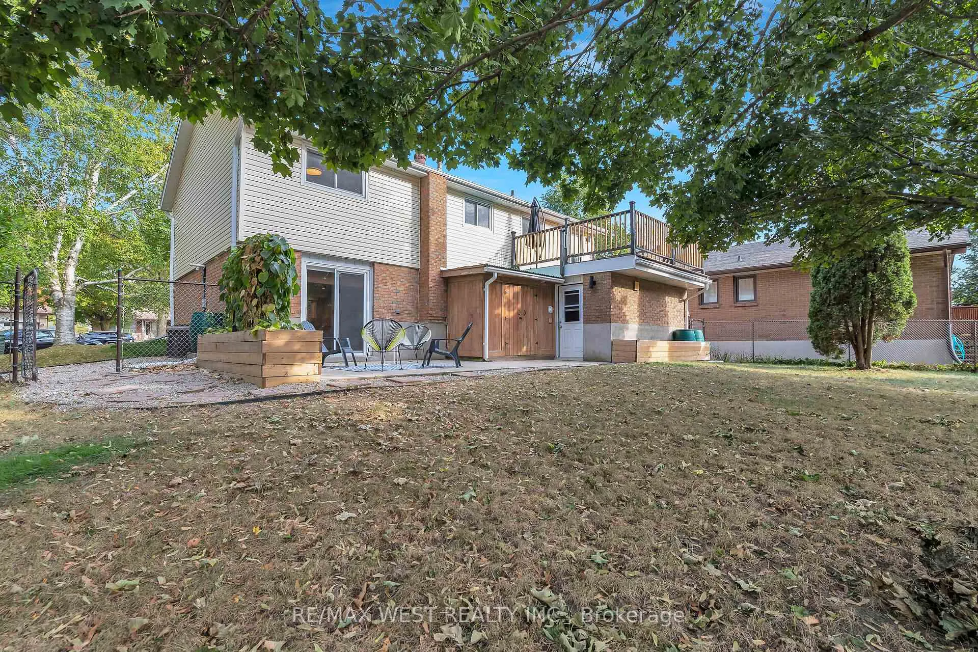 Photo 38 of 129 Mallard Crescent, Waterloo — HOMEH