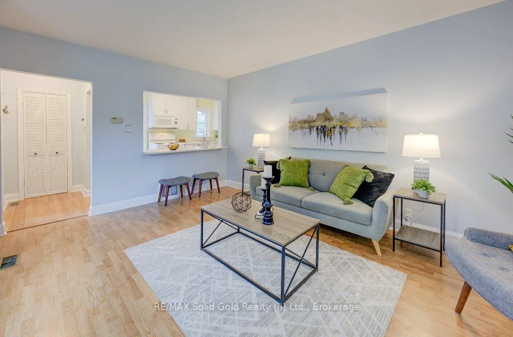 Photo 7 of 142 Spadina Road W, Kitchener — HOMEH