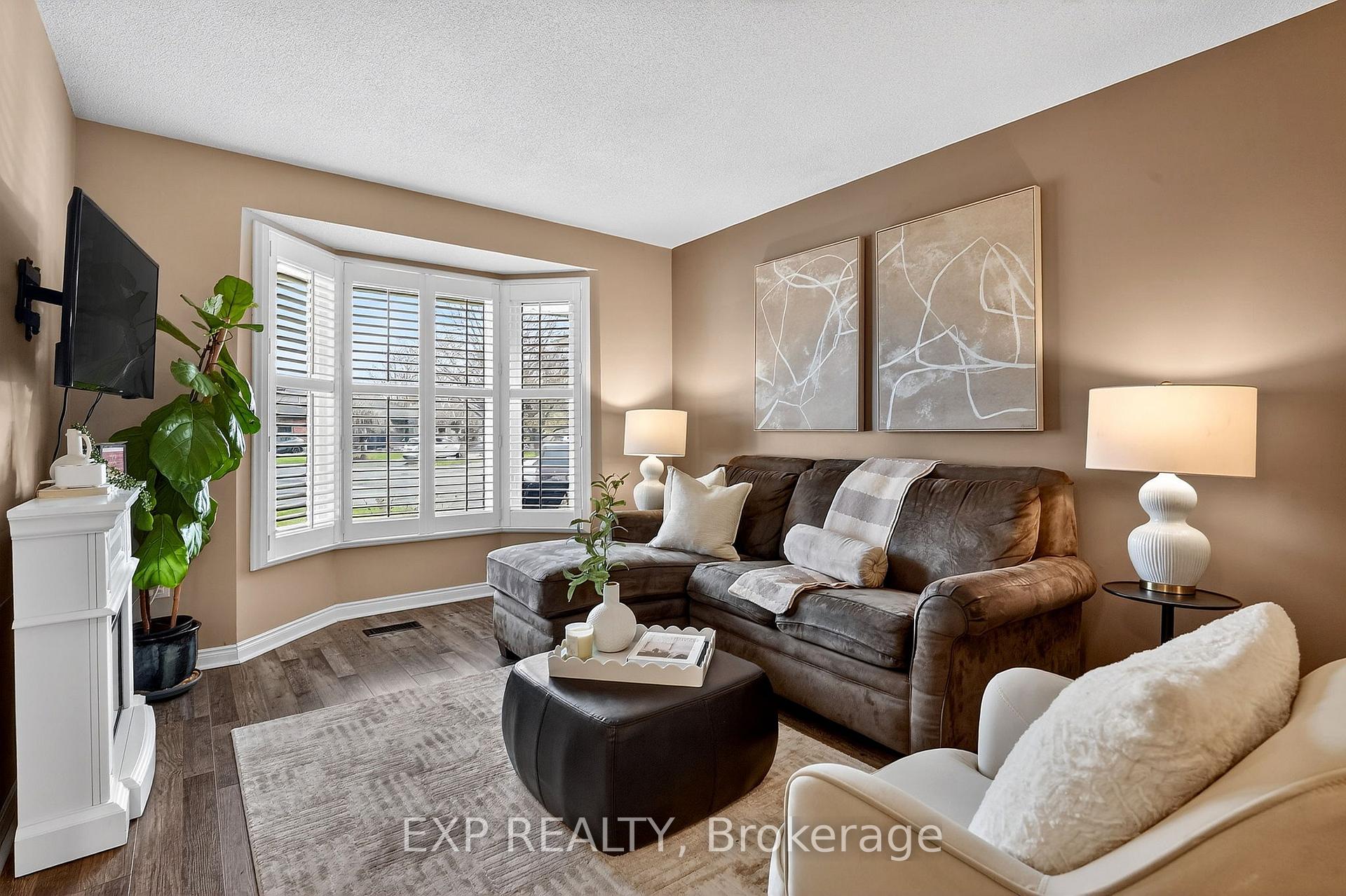 Photo 4 of 90 Sandra Crescent, Grimsby, Grimsby East — HOMEH