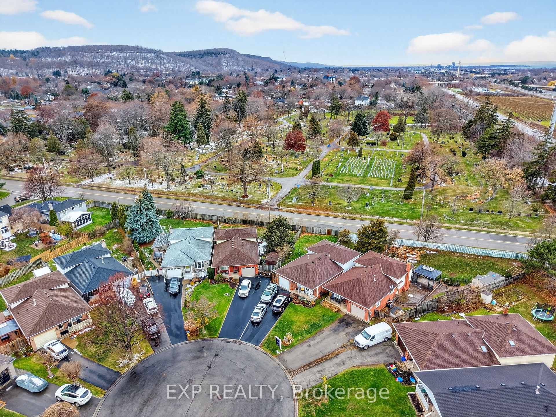 Photo 31 of 90 Sandra Crescent, Grimsby, Grimsby East — HOMEH