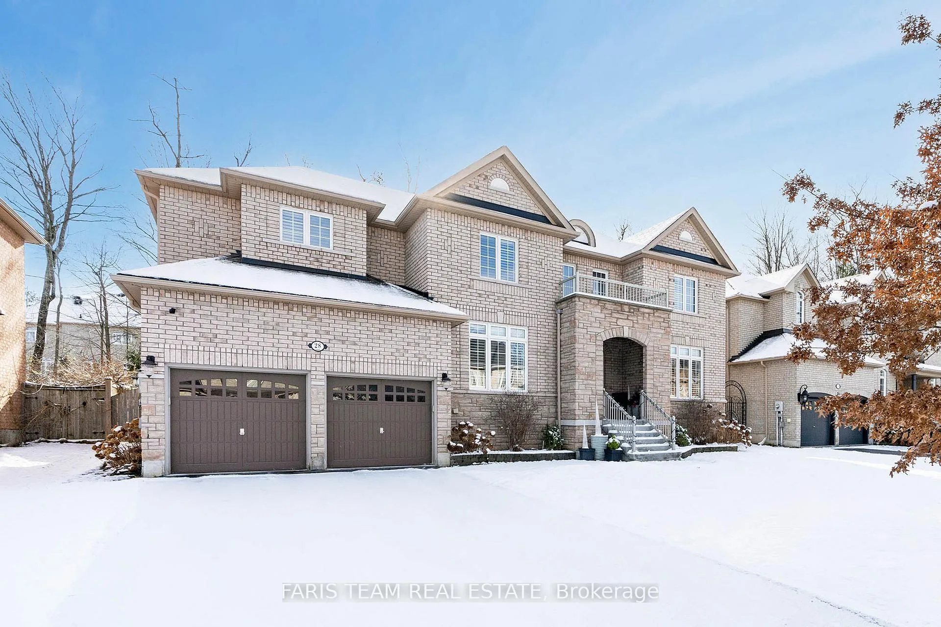 Photo 1 of 28 Camelot Square, Barrie, Innis-Shore — HOMEH