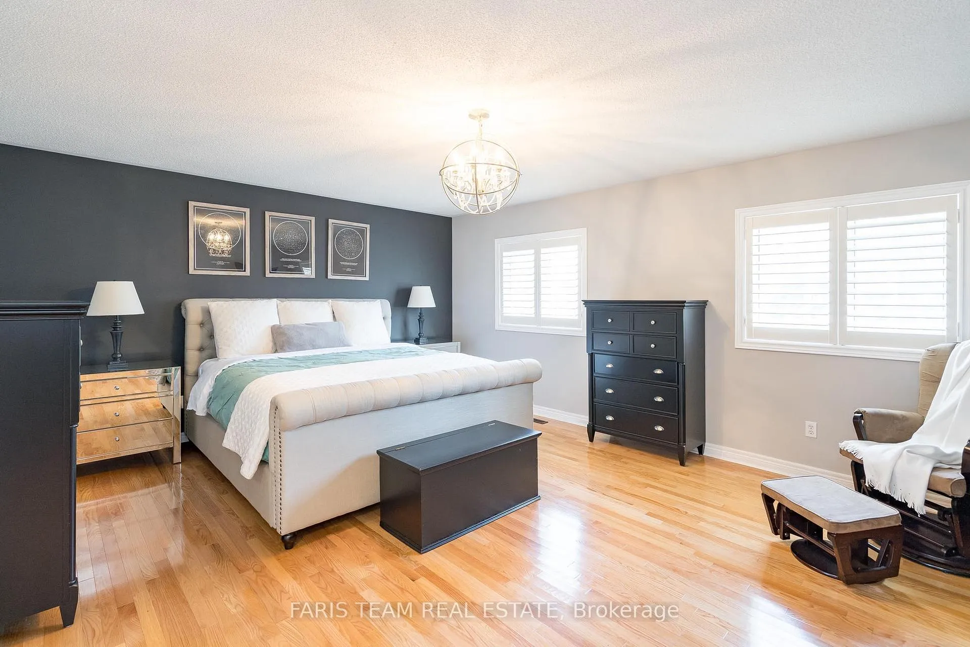 Photo 17 of 28 Camelot Square, Barrie, Innis-Shore — HOMEH