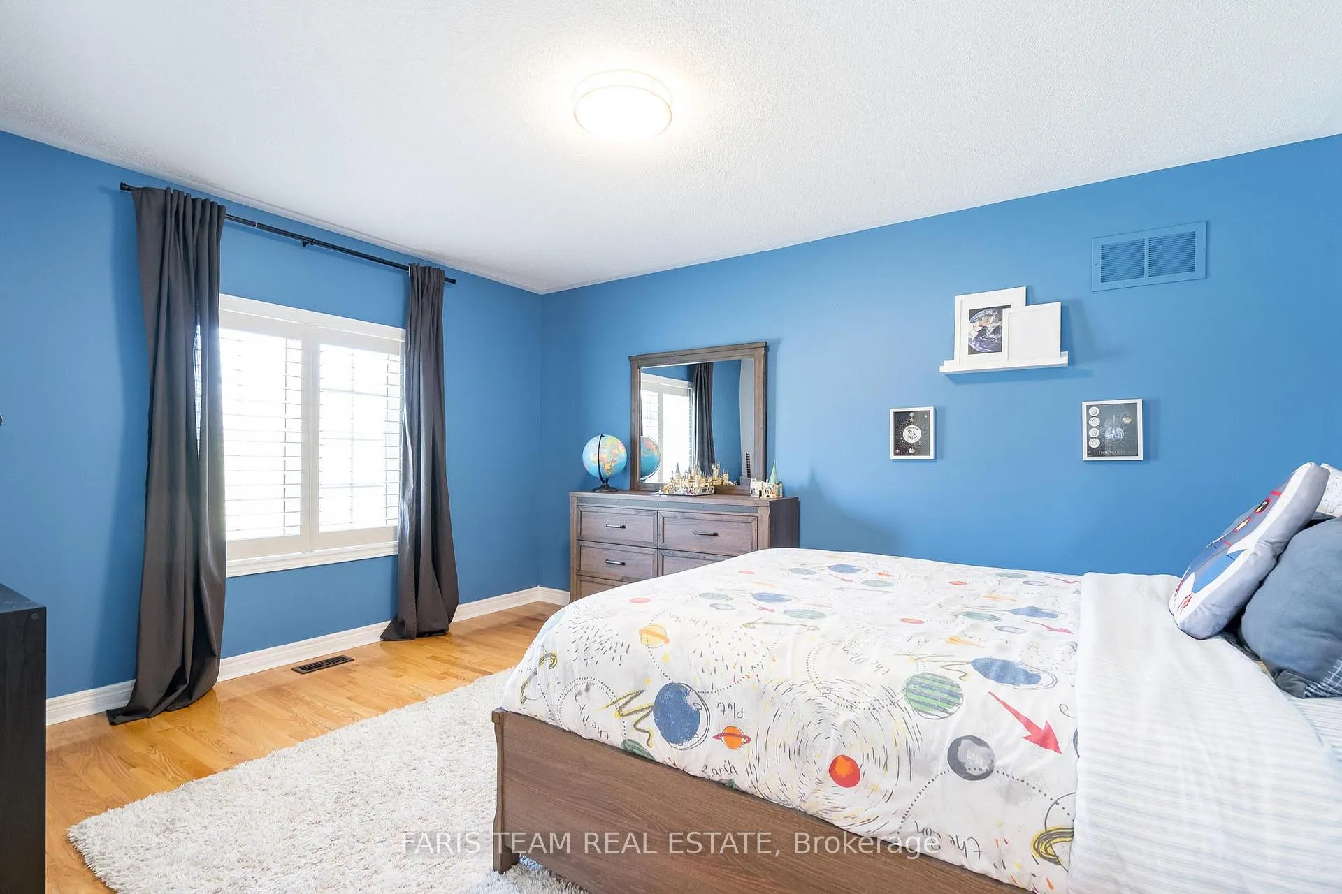 Photo 22 of 28 Camelot Square, Barrie, Innis-Shore — HOMEH