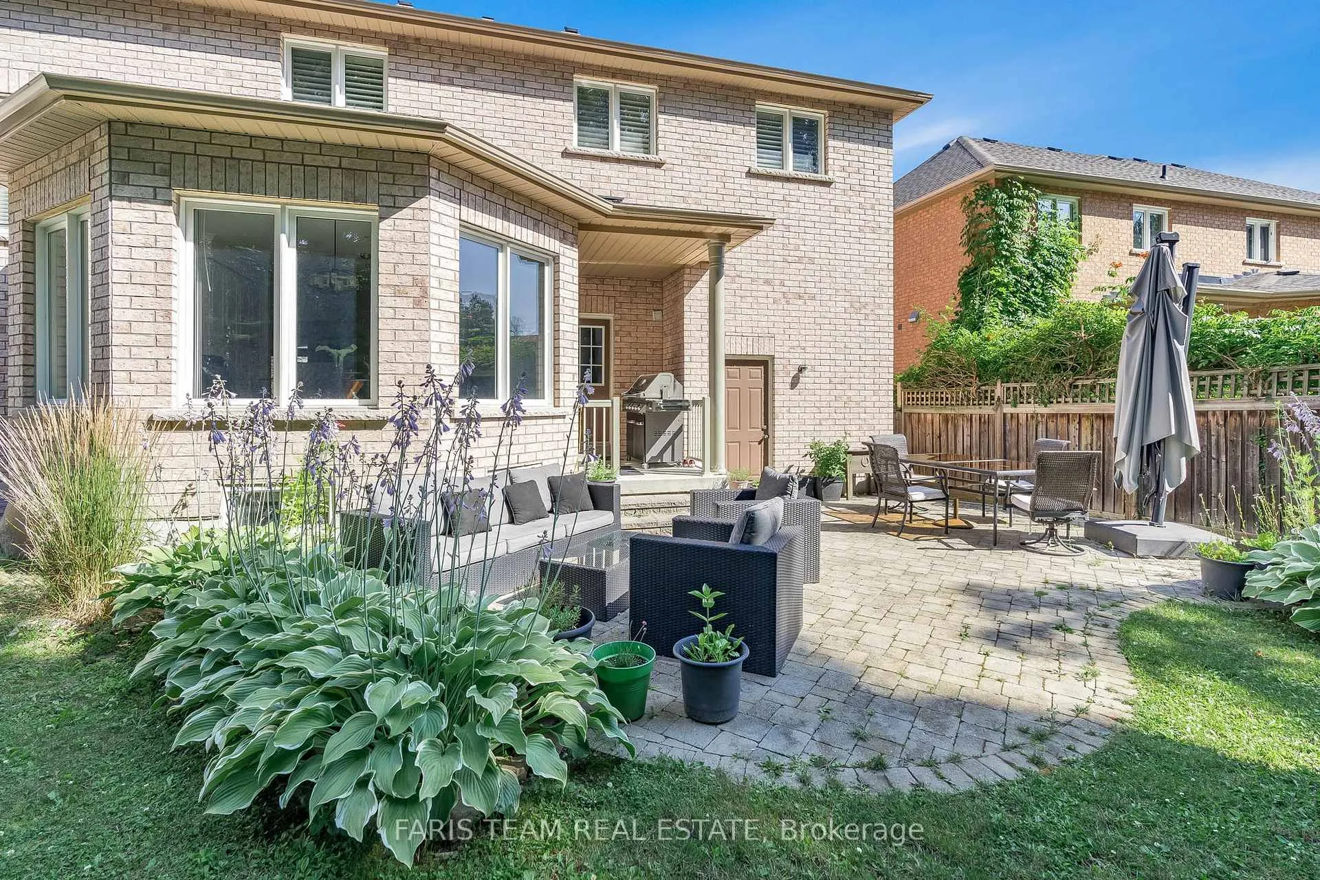 Photo 31 of 28 Camelot Square, Barrie, Innis-Shore — HOMEH