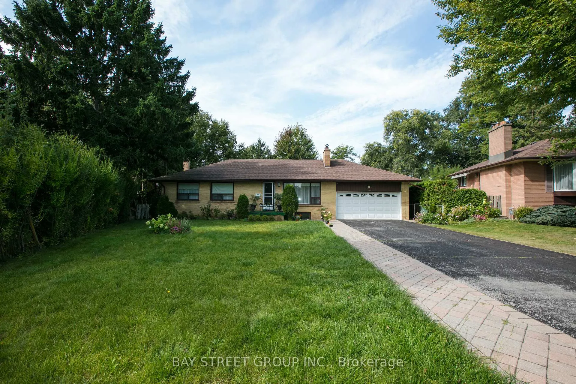 Photo 1 of 16 Honeybourne Crescent, Markham, Bullock — HOMEH