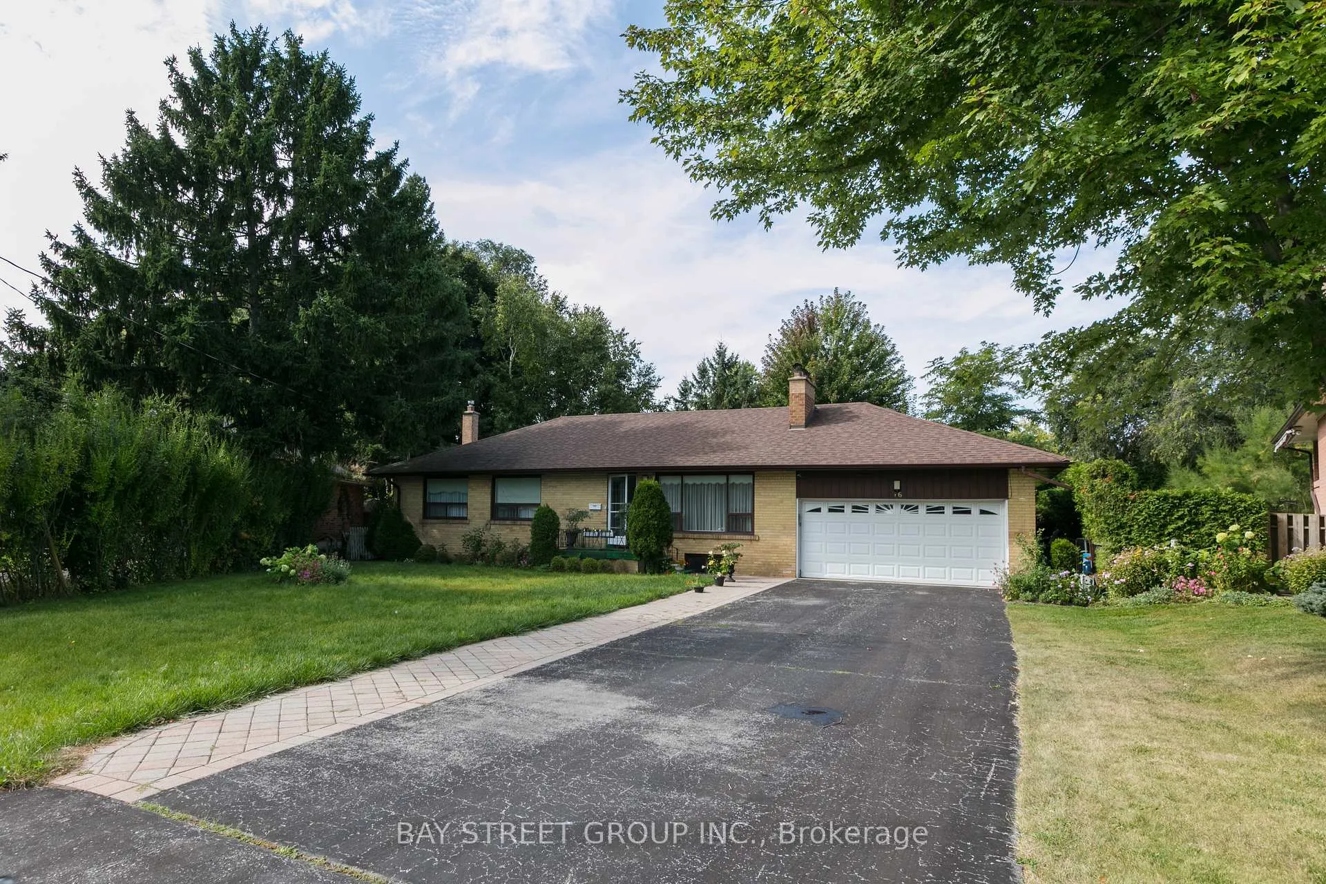 Photo 2 of 16 Honeybourne Crescent, Markham, Bullock — HOMEH