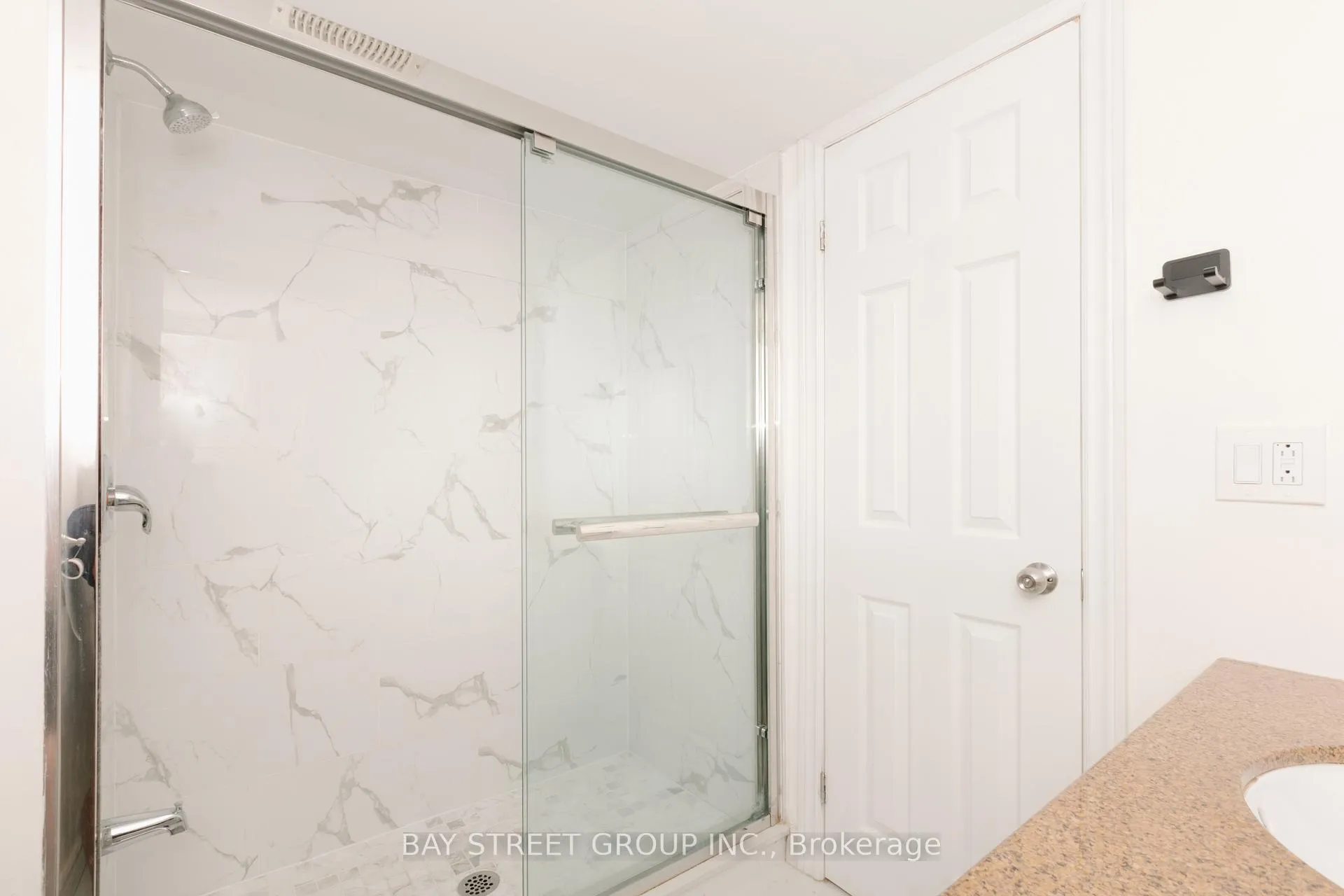 Photo 14 of 16 Honeybourne Crescent, Markham, Bullock — HOMEH