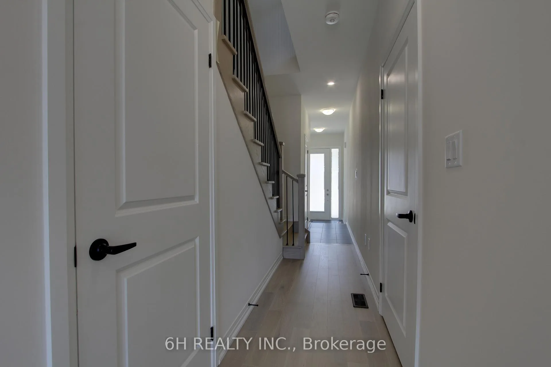 Photo 5 of 2612 Hibiscus Drive, Pickering, Rural Pickering — HOMEH
