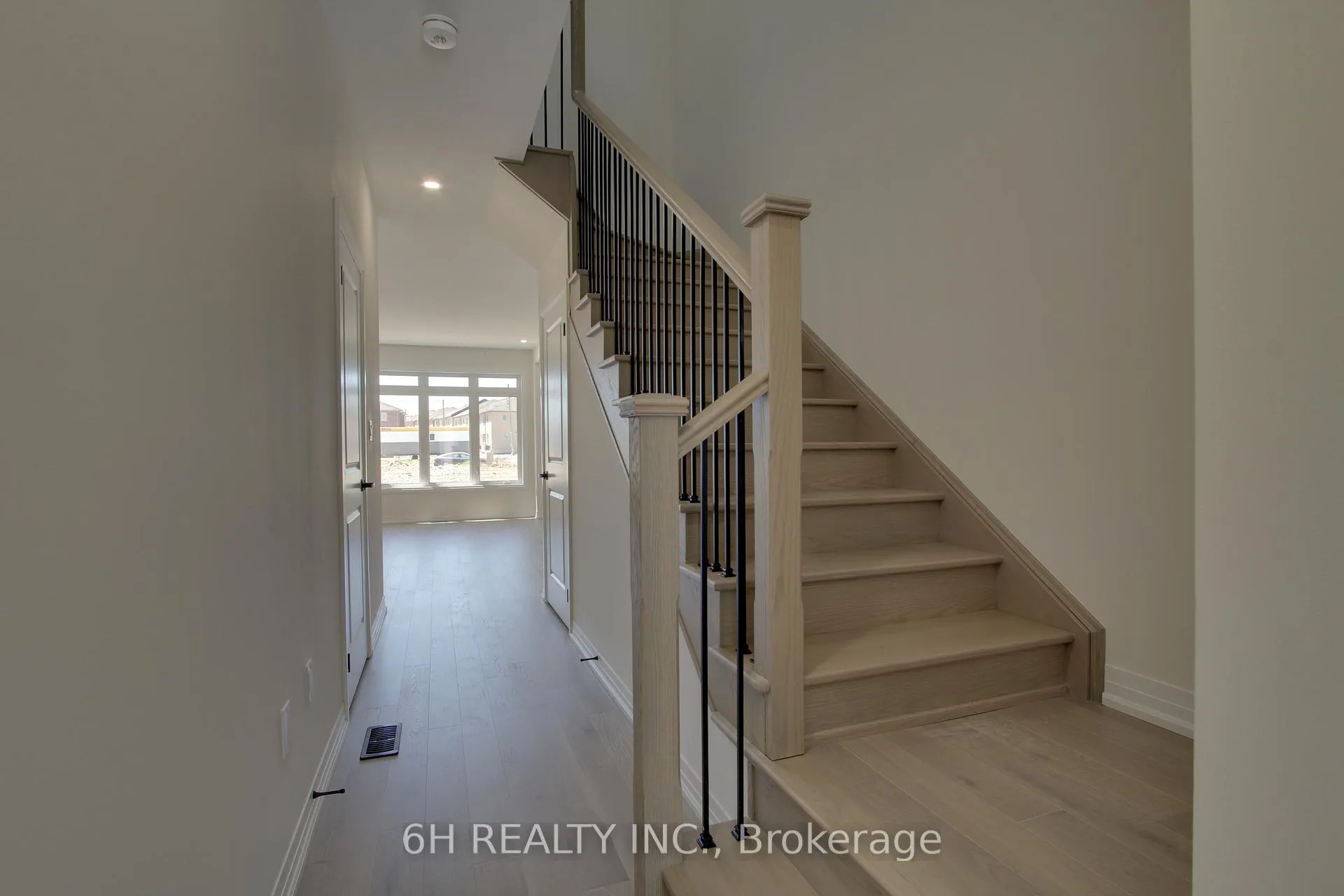 Photo 6 of 2612 Hibiscus Drive, Pickering, Rural Pickering — HOMEH