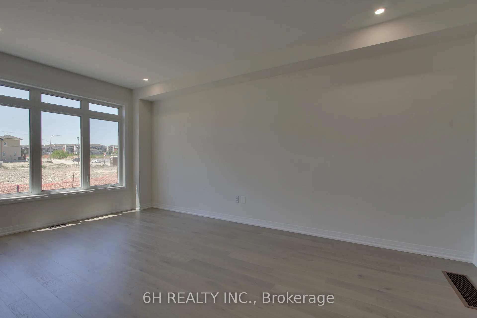 Photo 7 of 2612 Hibiscus Drive, Pickering, Rural Pickering — HOMEH