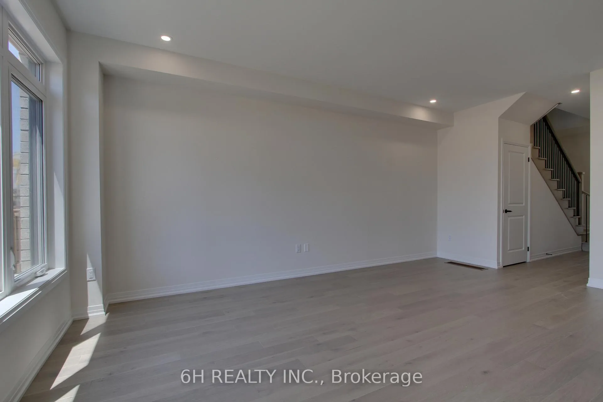 Photo 8 of 2612 Hibiscus Drive, Pickering, Rural Pickering — HOMEH