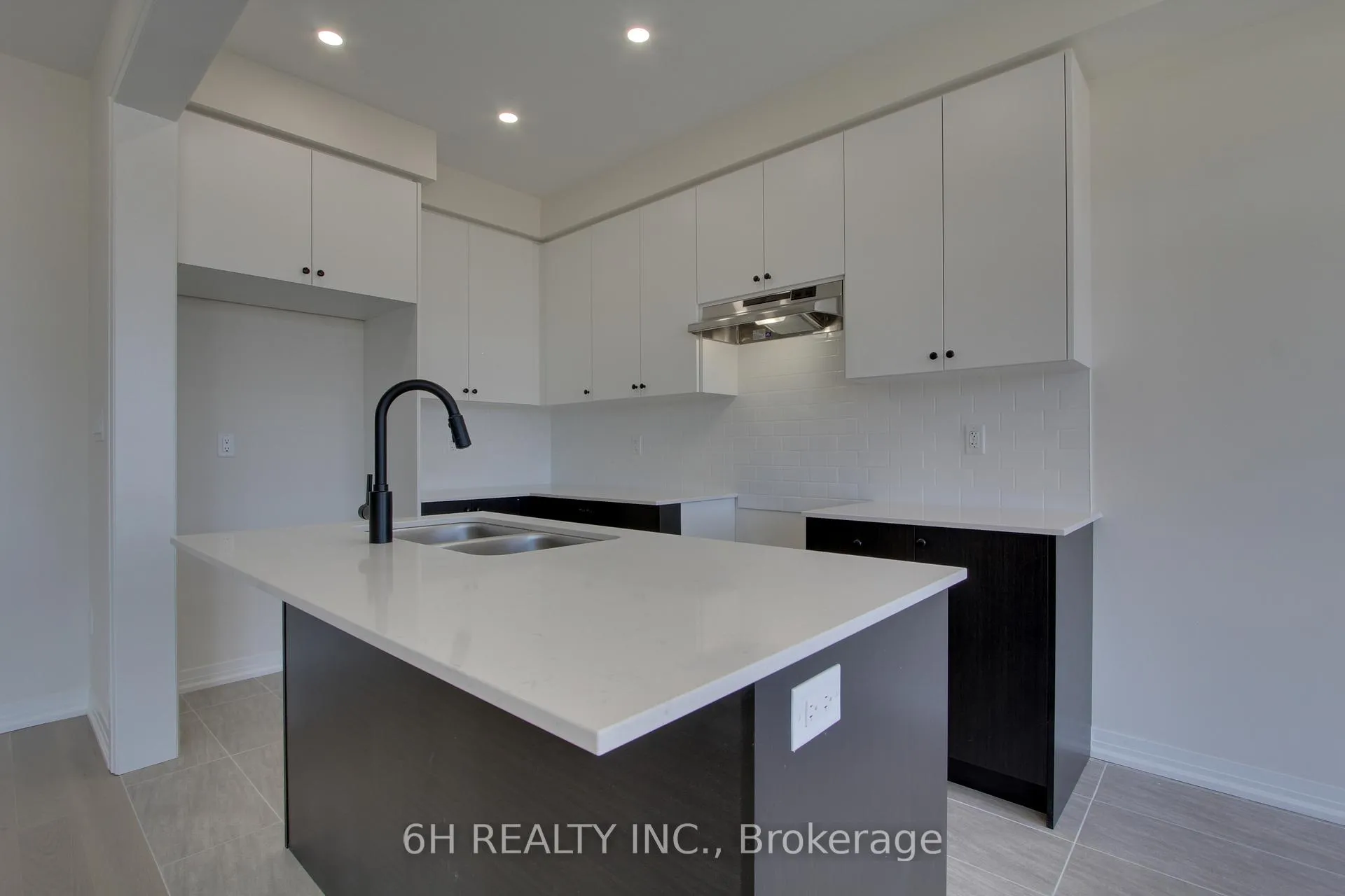 Photo 12 of 2612 Hibiscus Drive, Pickering, Rural Pickering — HOMEH
